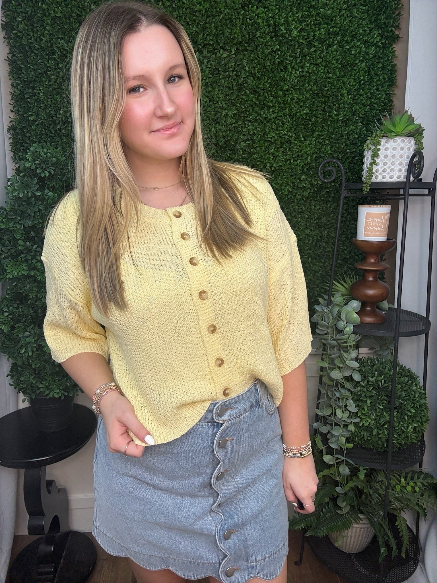 Scallop Edge Button-Front Denim Skirt