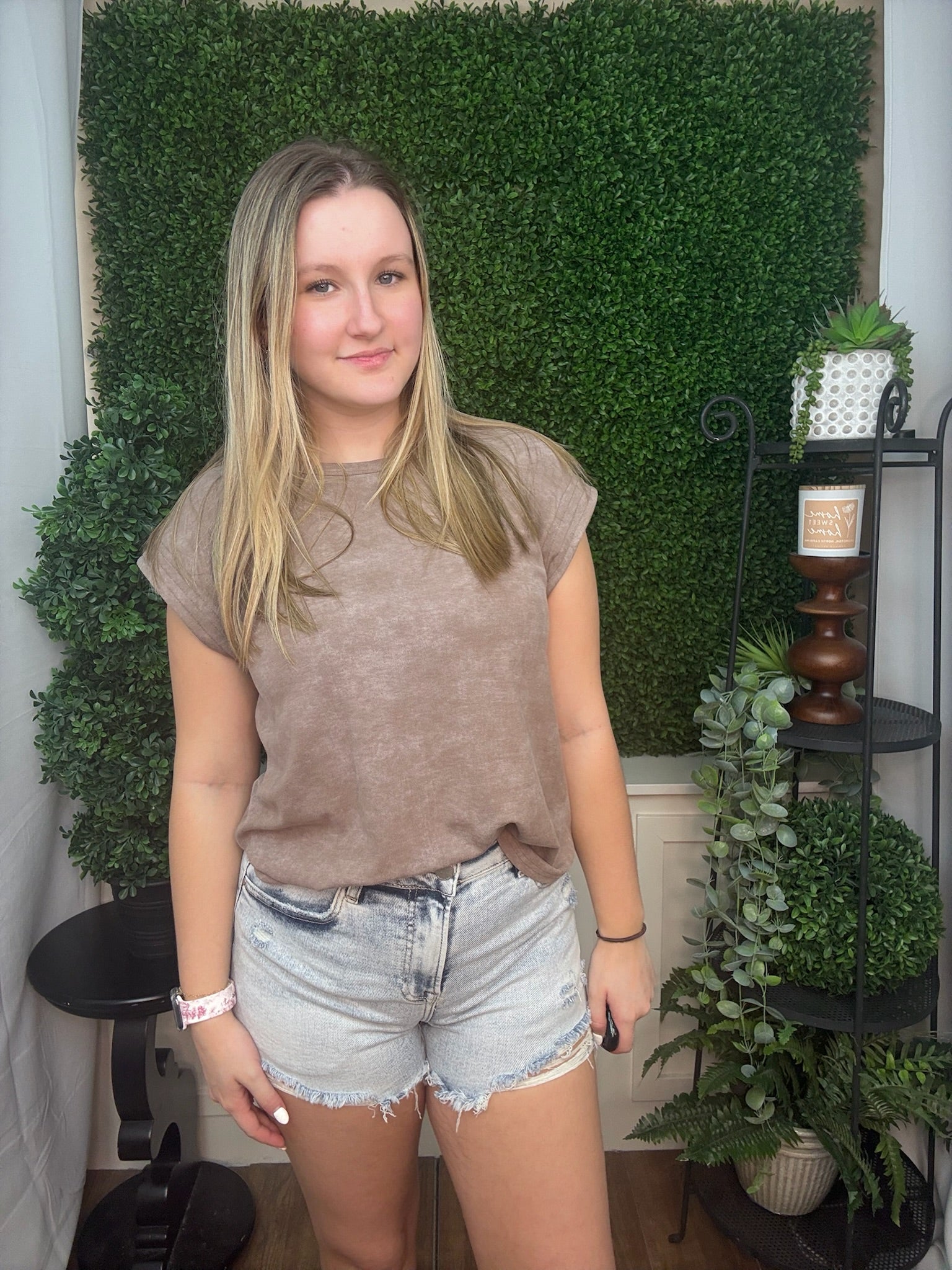 Light Wash Distressed Frayed Hem Denim Shorts