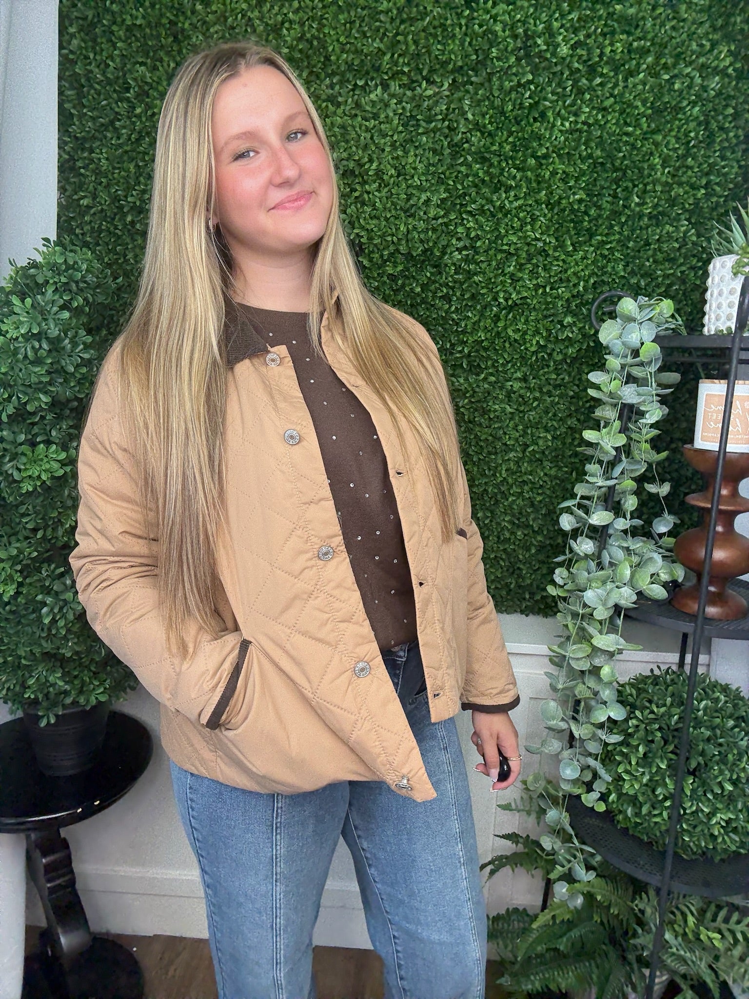 SOLID QUILTED JACKET W/CONTRAST COLLAR