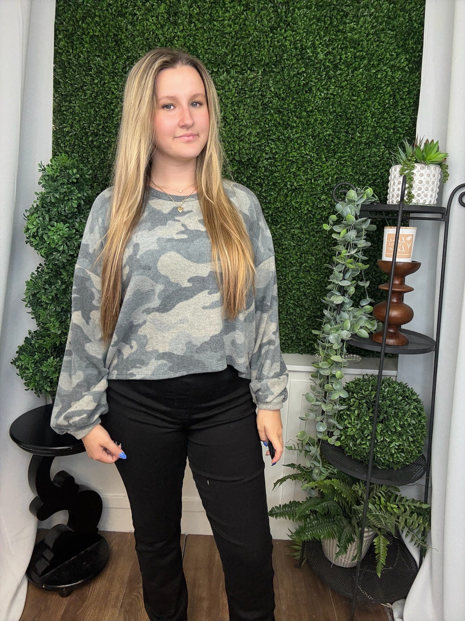CASUAL CAMO PRINT TOP - GRAY CAMO