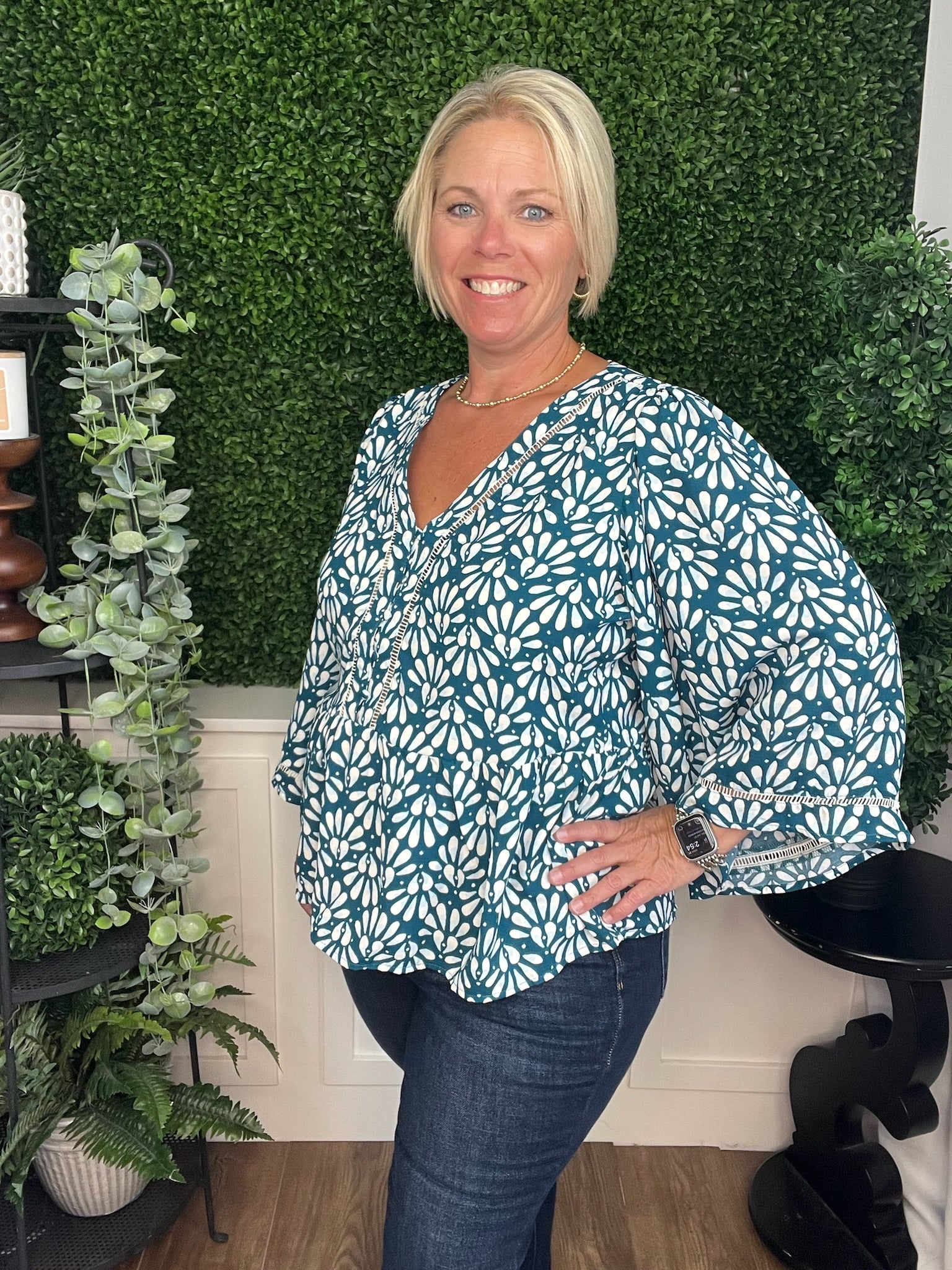 TOP MONROE STAY POLISHED