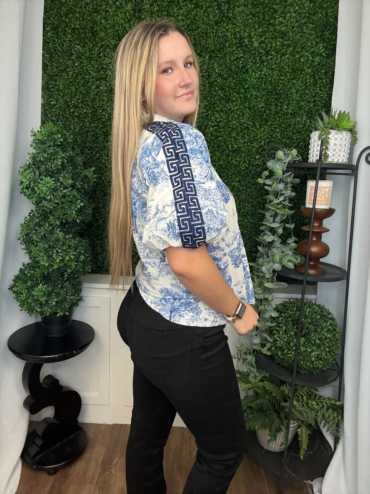 TOILE PRINT SHORT PUFF SLEEVE TOP - NAVY