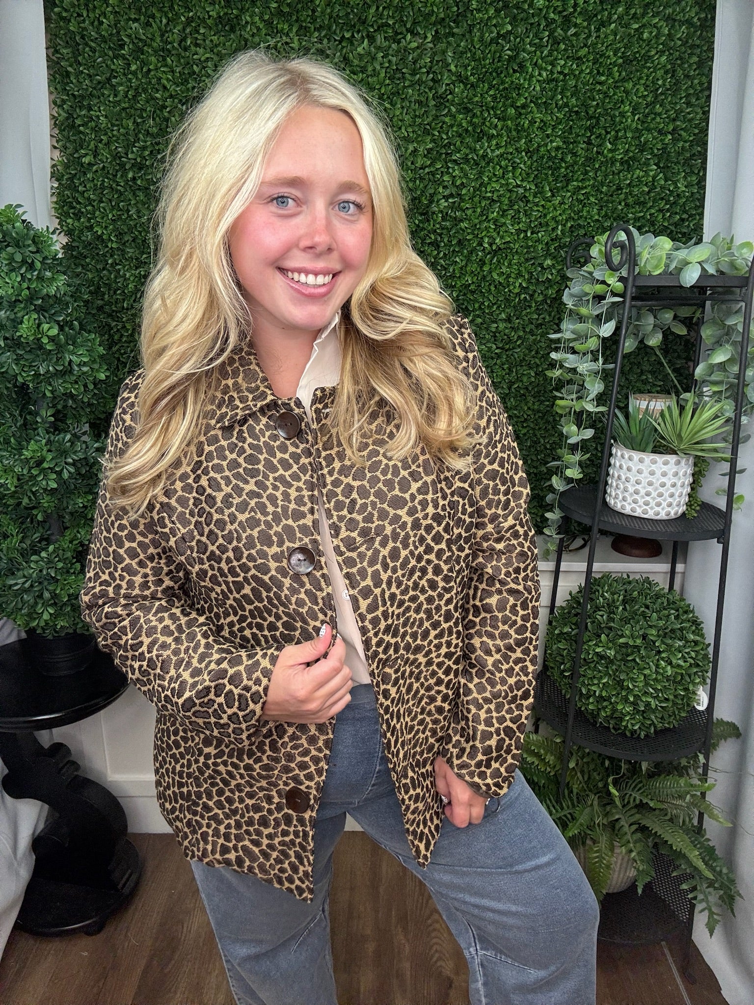 LEOPARD SHORT COAT - BROWN