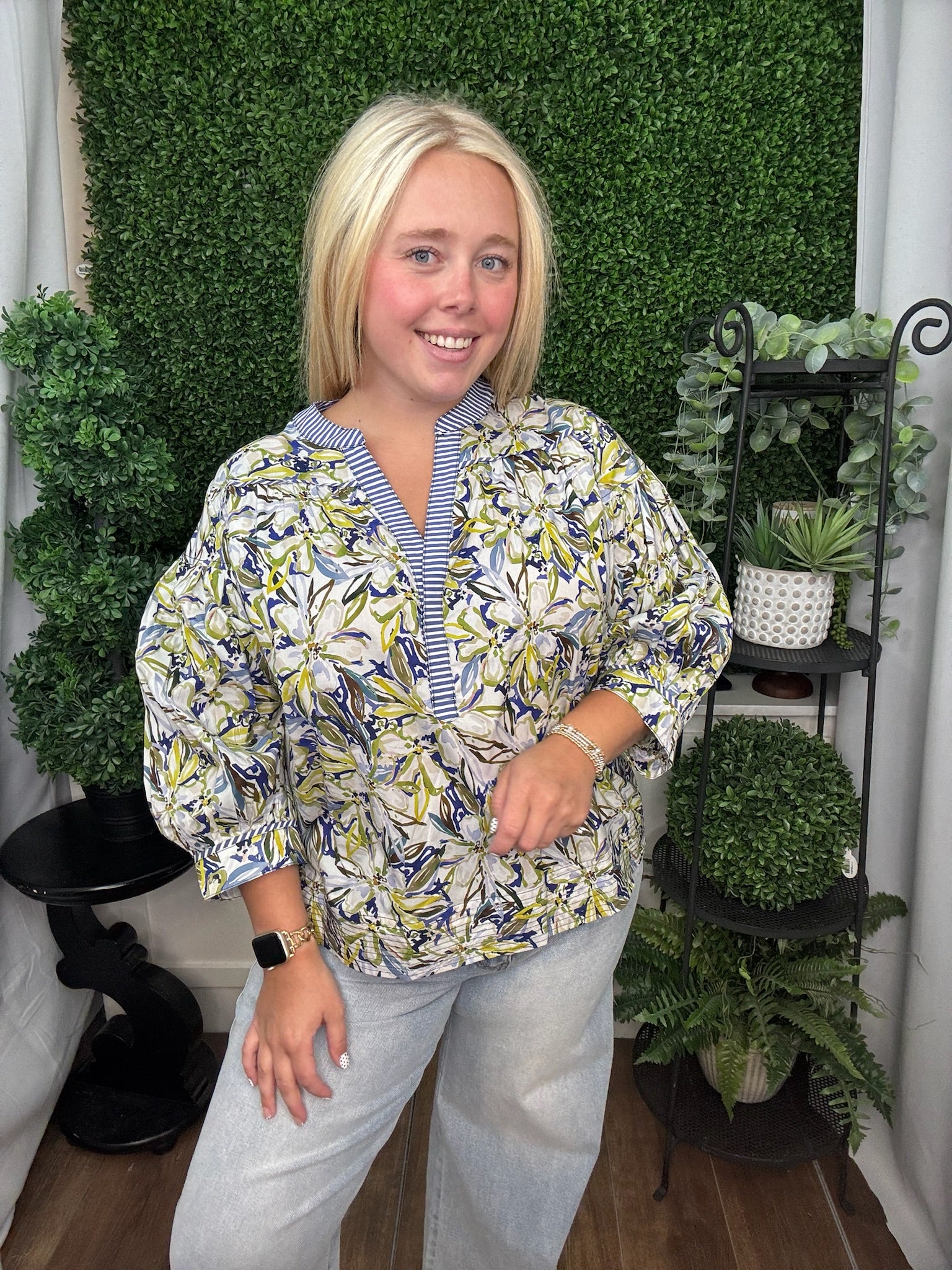 PRINT SPLIT NECK WITH TRAPUNTO STITCH HEM - MULTI