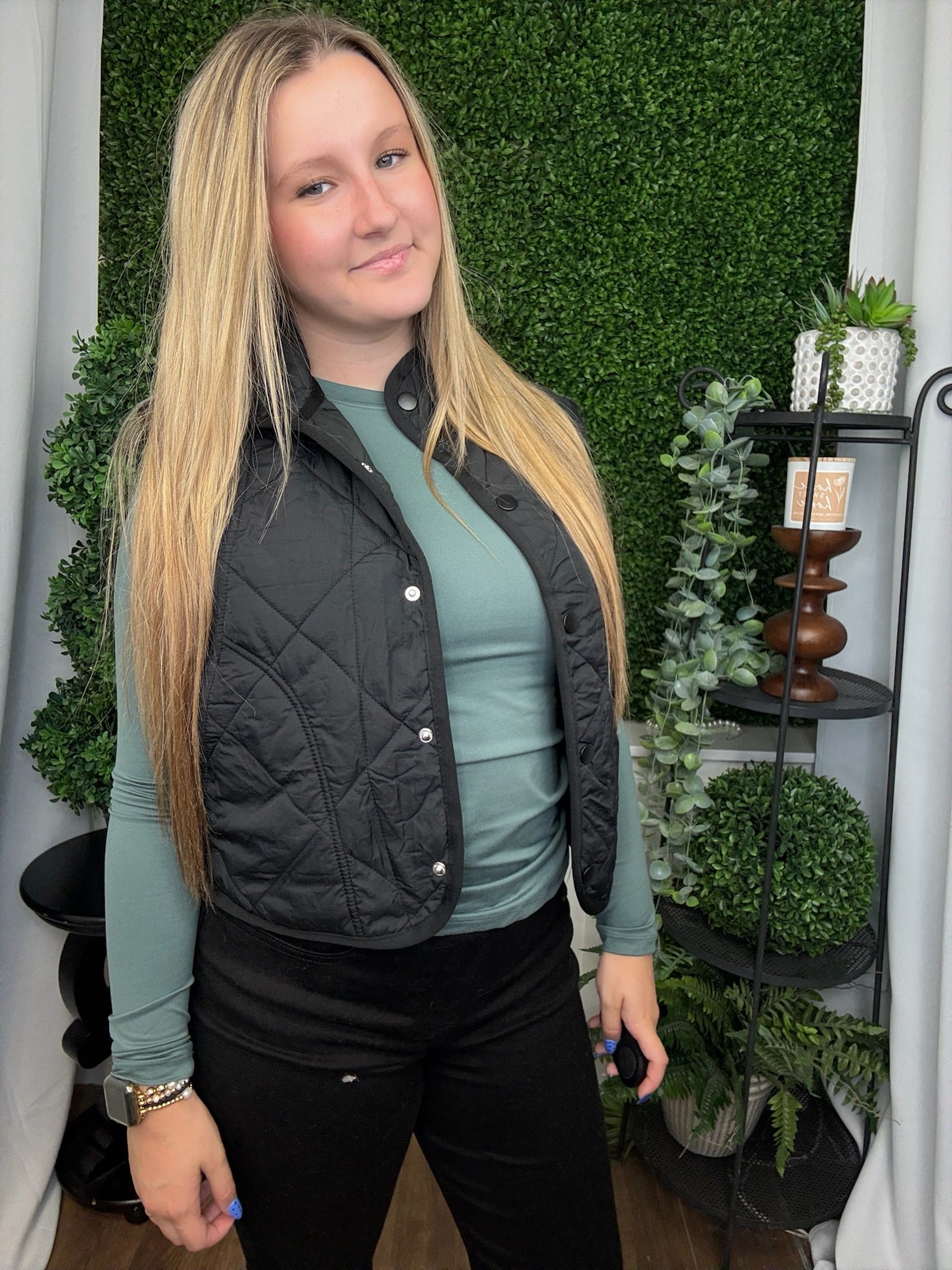 SNAP BUTTON QUILTED PUFFER VEST