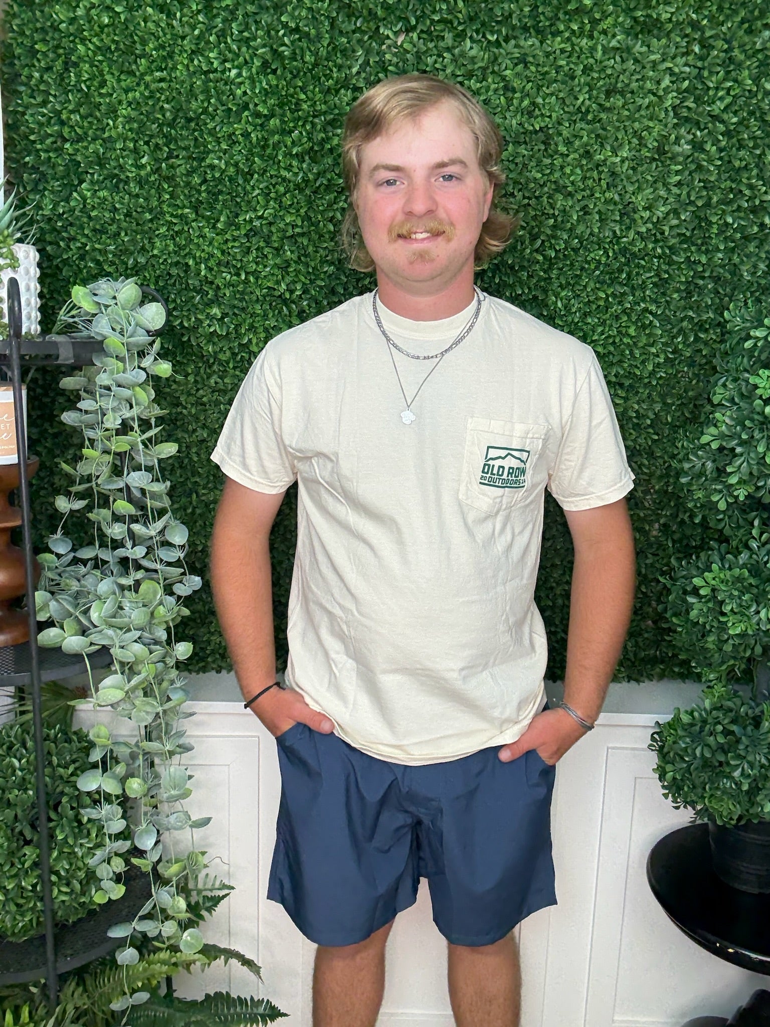 OLD ROW OUTDOORS BEER CAN MOUNAIN POCKET TEE - IVORY