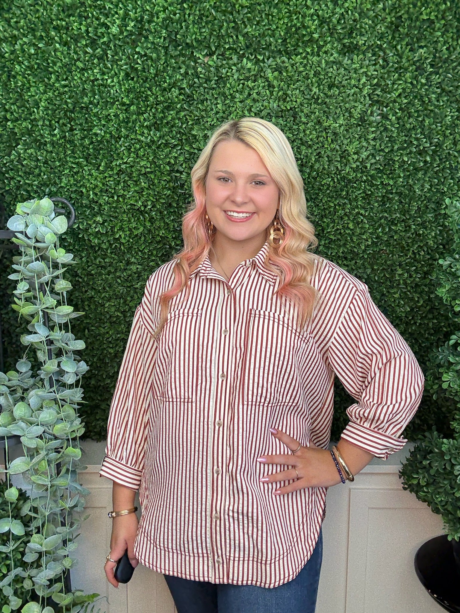 TEXTURED STRIPE REVERSE CUFF 3/4 SLEEVE TOP - RUST