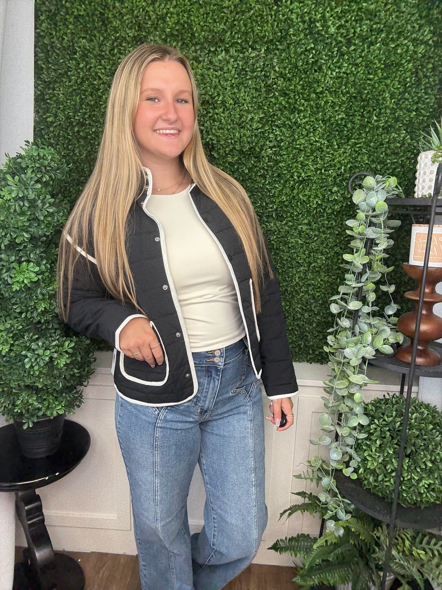 QUILTED JACKET - BLACK W/WHITE PIPING