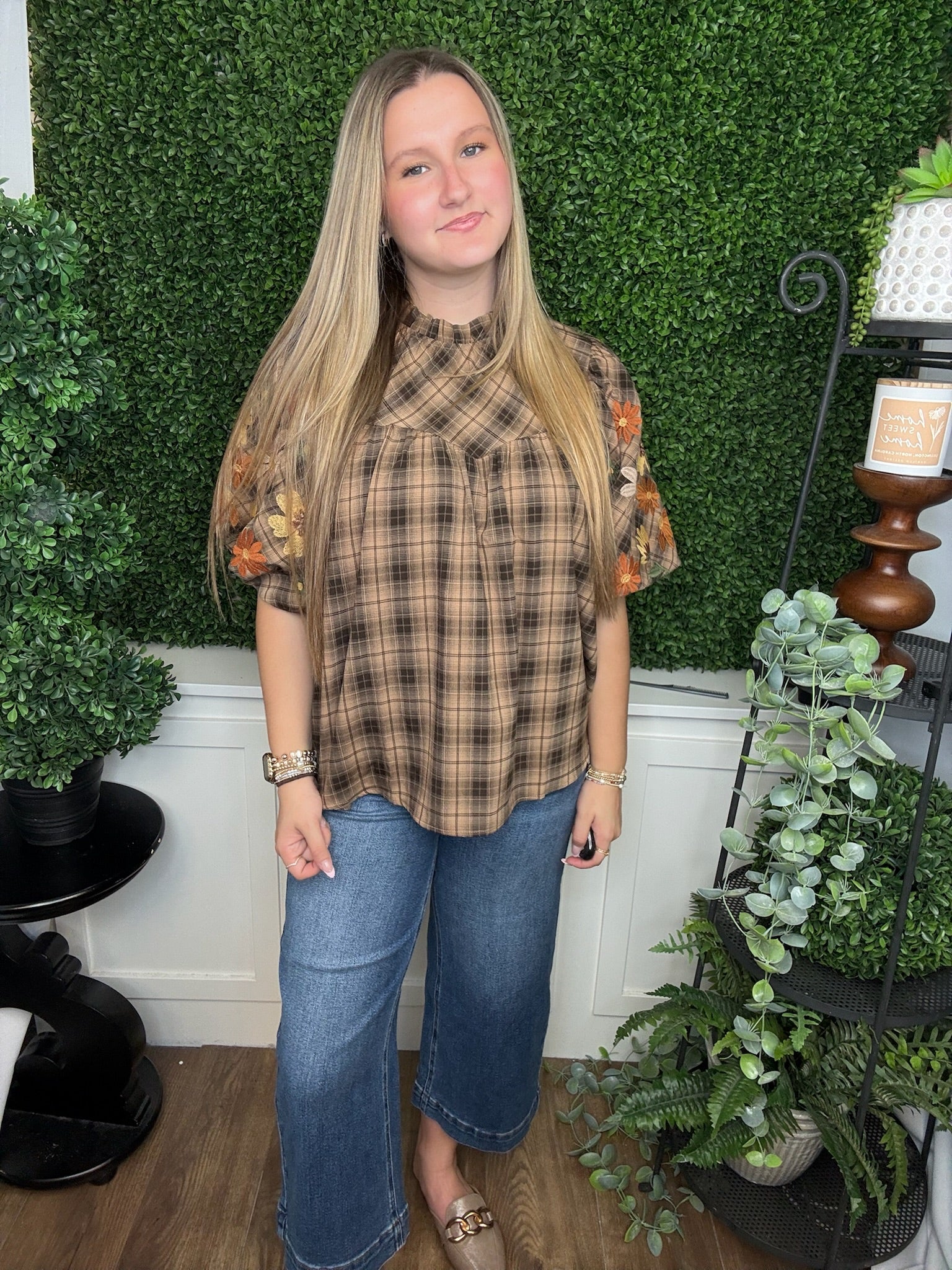 PLAID PUFF SLEEVE BLOUSE W/FLORAL EMBROIDERY - BROWN