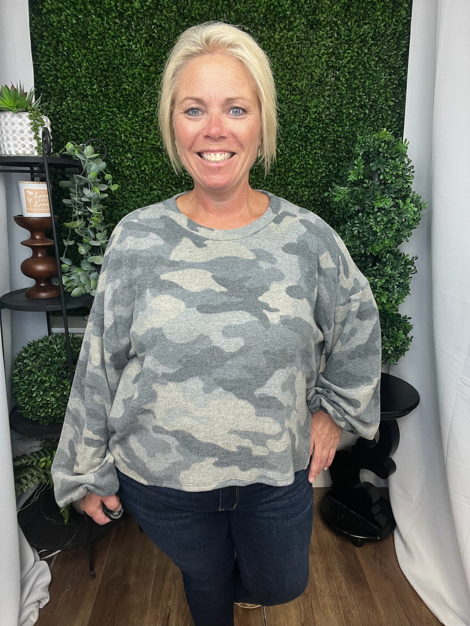 CASUAL CAMO PRINT TOP - GRAY CAMO