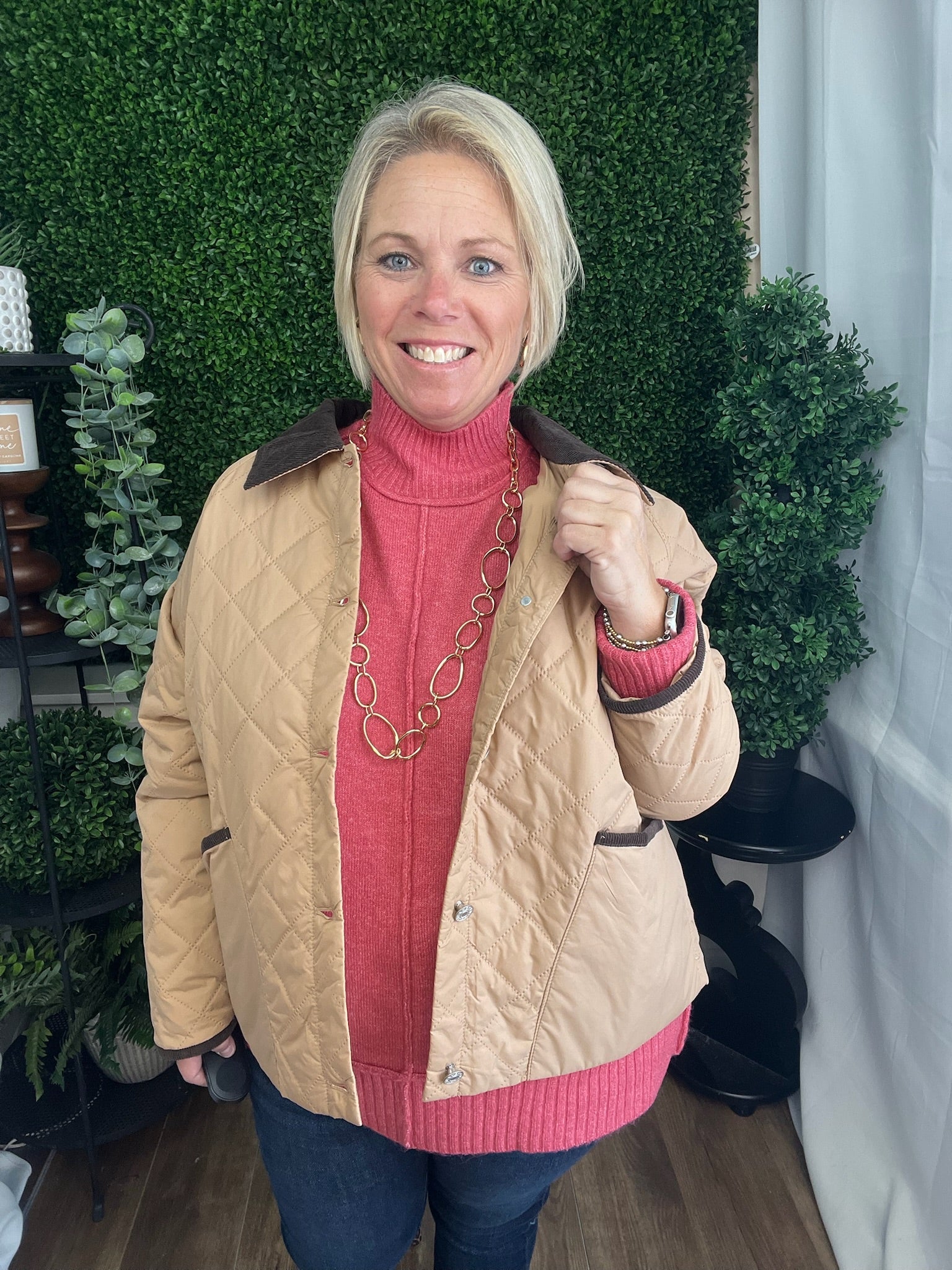 SOLID QUILTED JACKET W/CONTRAST COLLAR