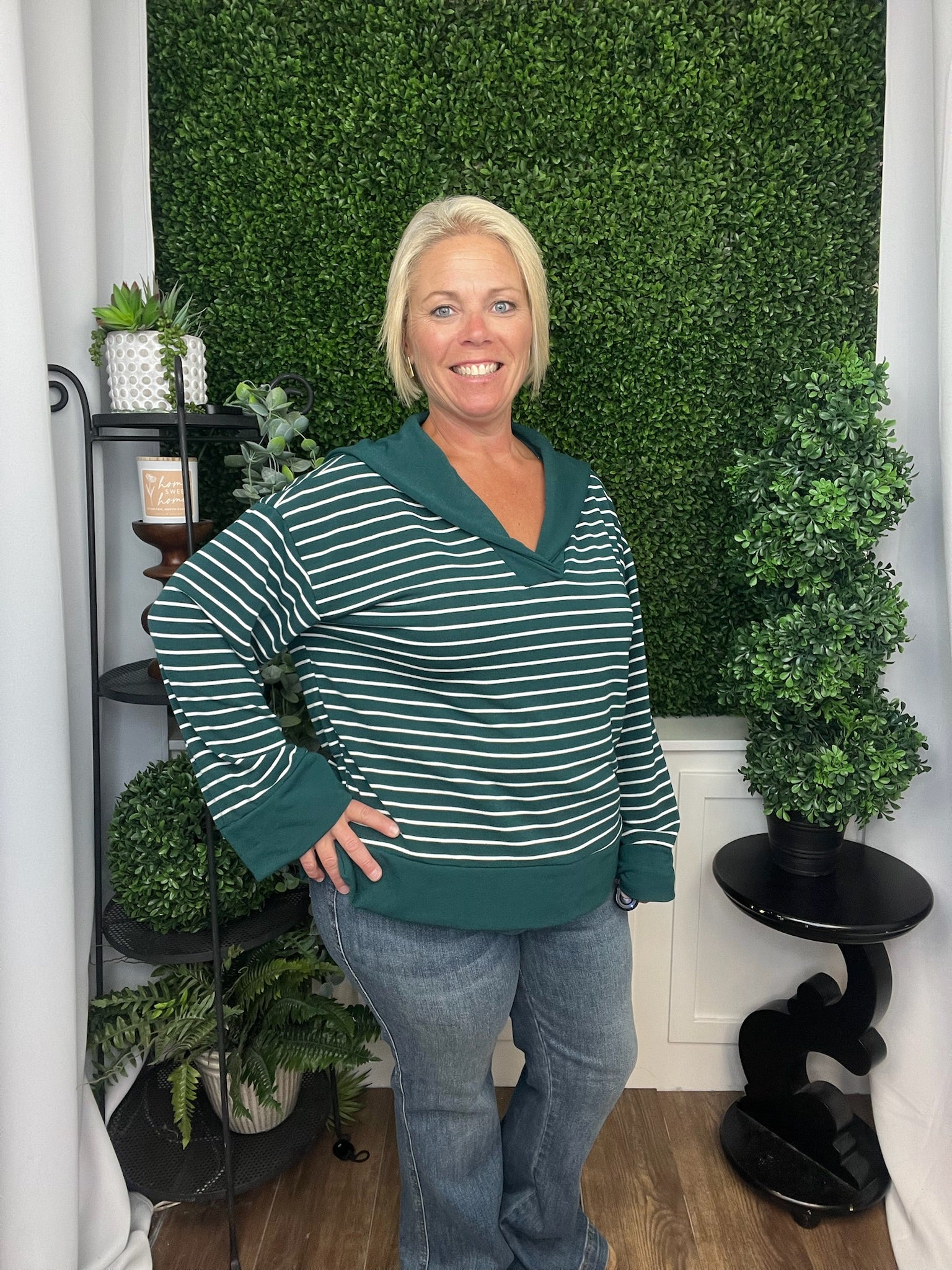 MY WEEKEND SWEATSHIRT - HUNTER GREEN