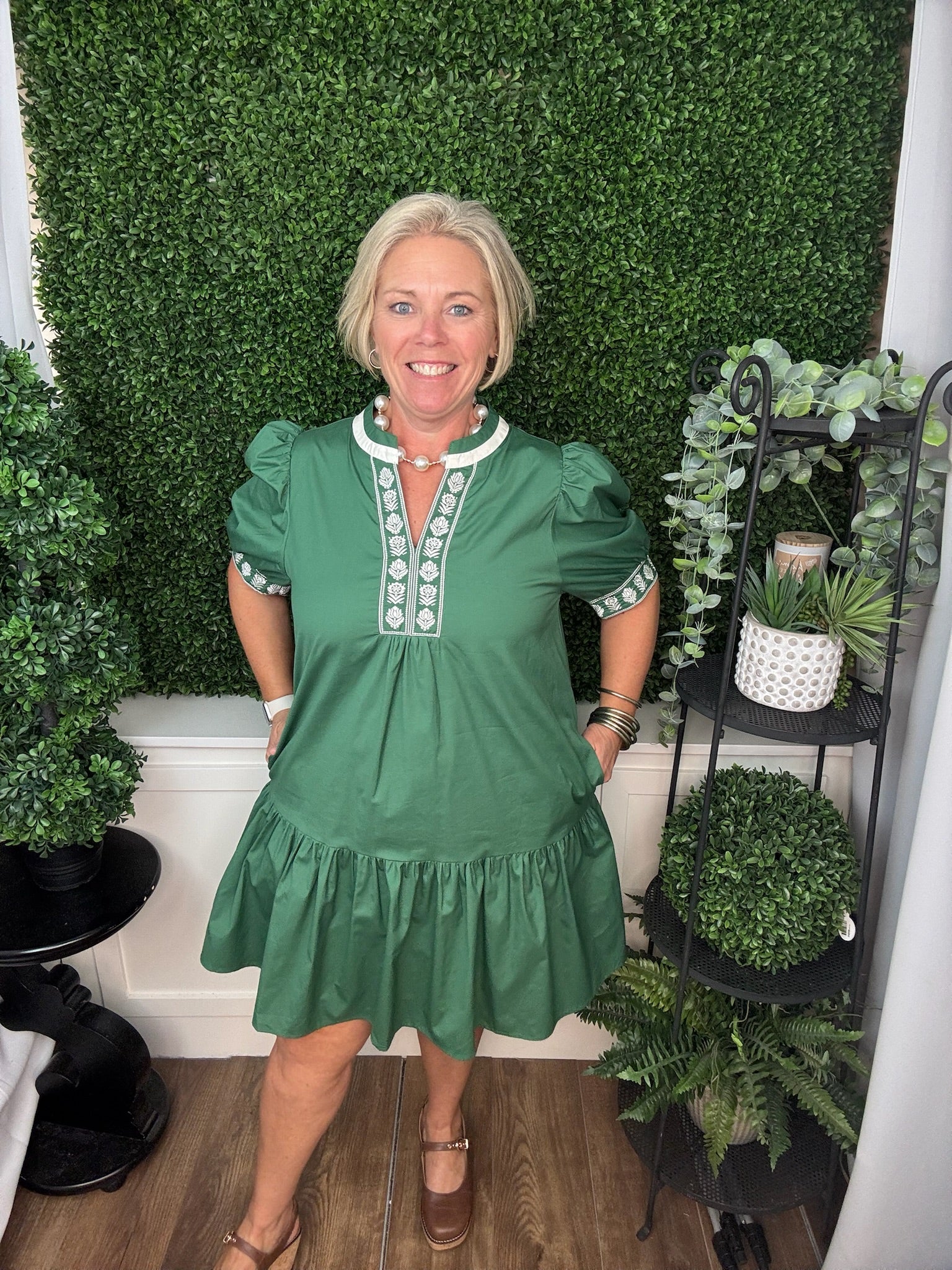 SHORT SLEEVE EMBROIDERED MINI DRESS WITH POCKETS - GREEN