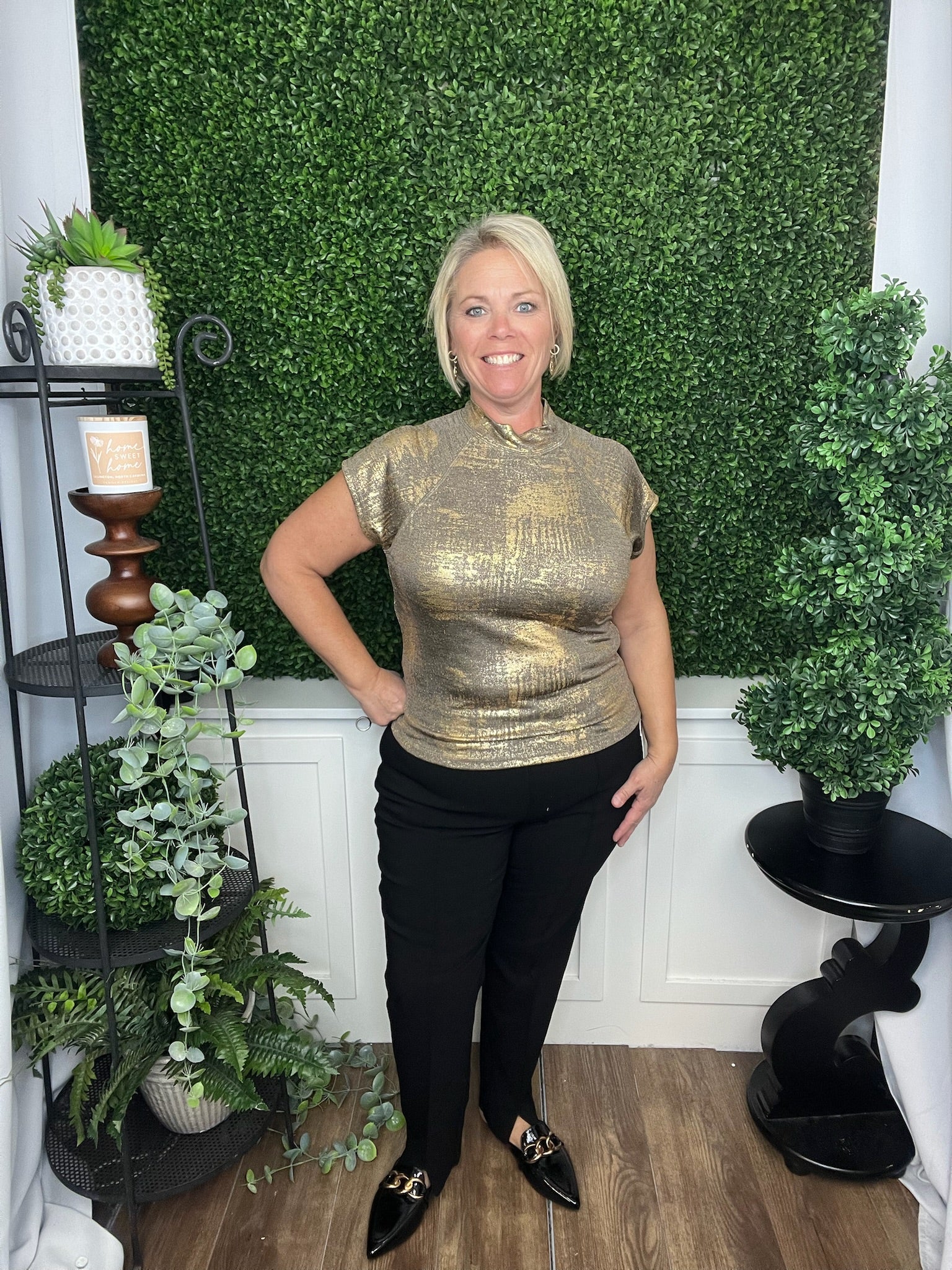 METALLIC MOCK NECK CAP SLV TOP