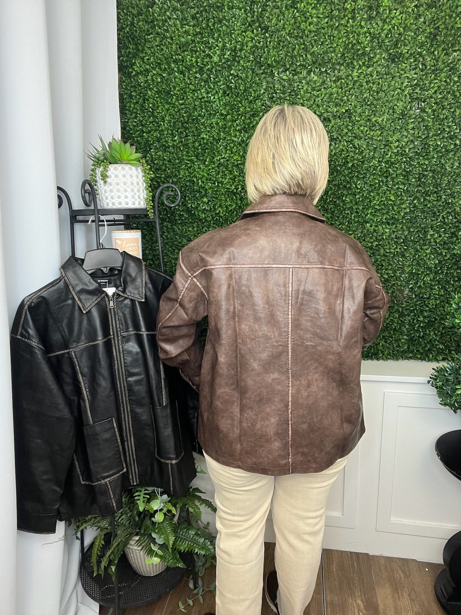 WASHED FAUX LEATHER COLLARED ZIP-UP JACKET