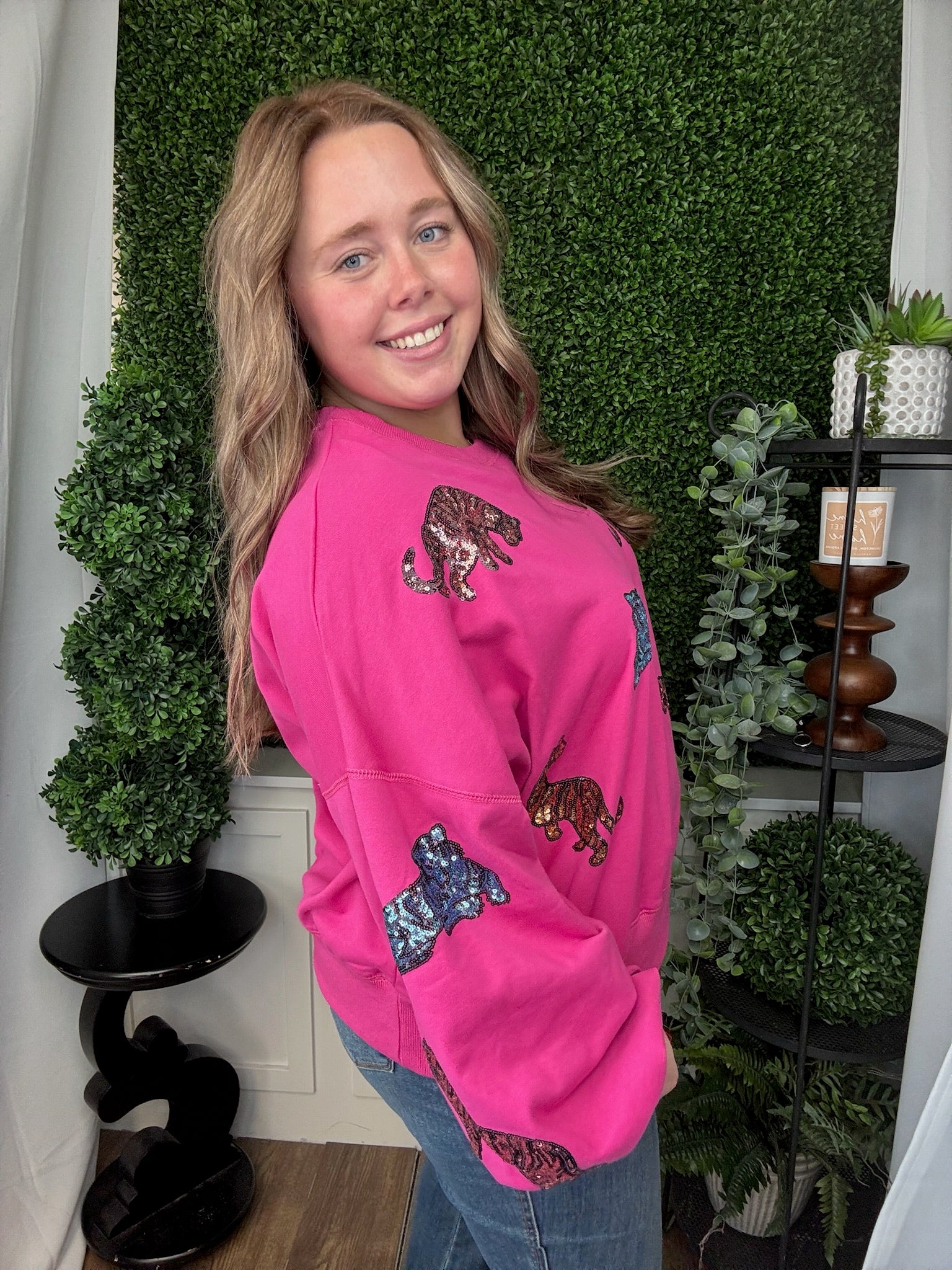 SEQUIN TIGER SWEATSHIRT - FUCHSIA