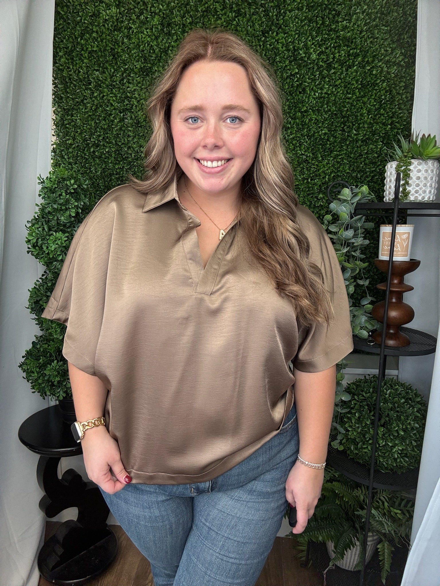 COLLAR V-NECK OVERSIZED TOP