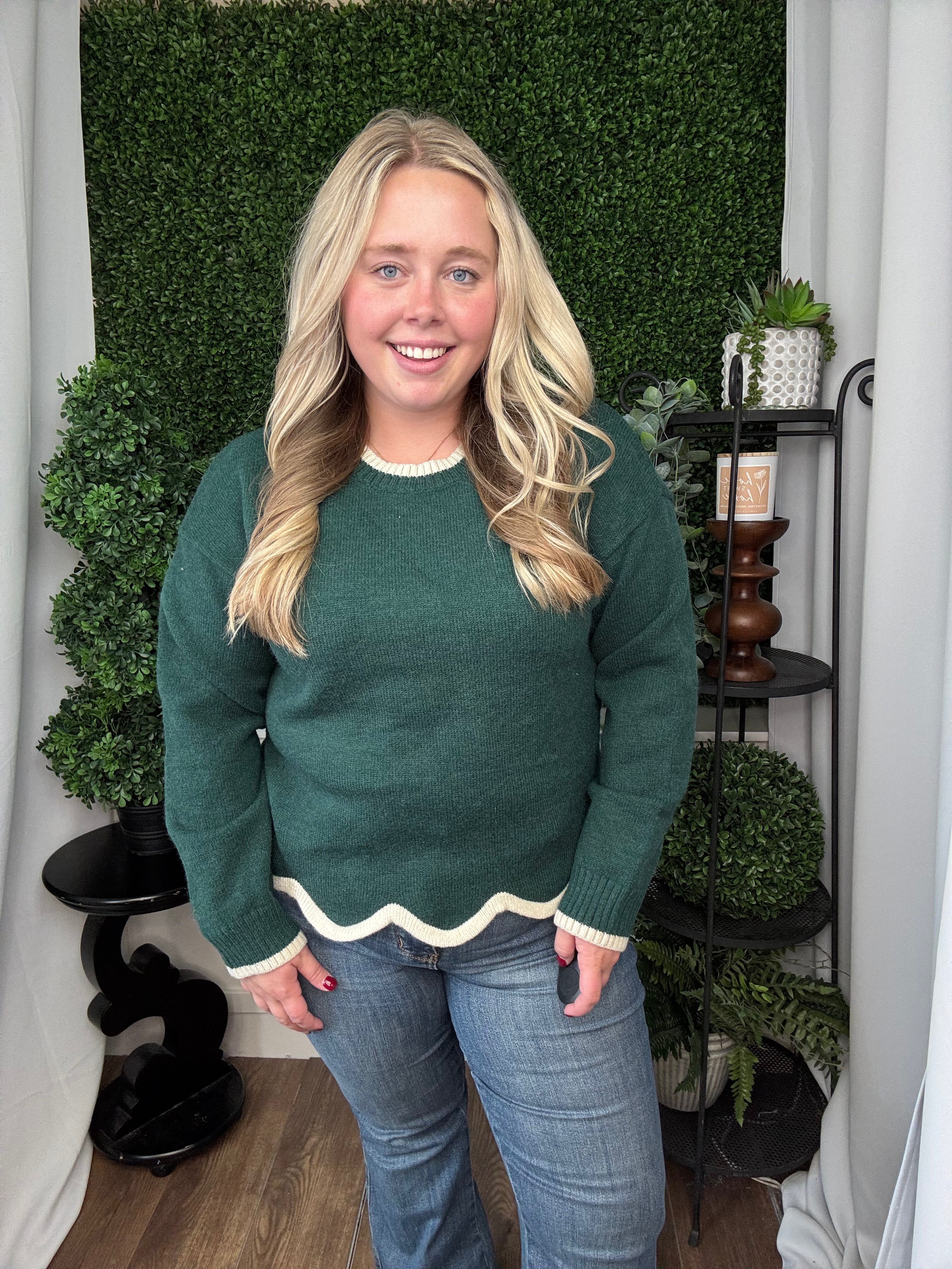 SOLID LS KNIT SWEATER W/CONTRAST SCALLOP HEM - H. GREEN