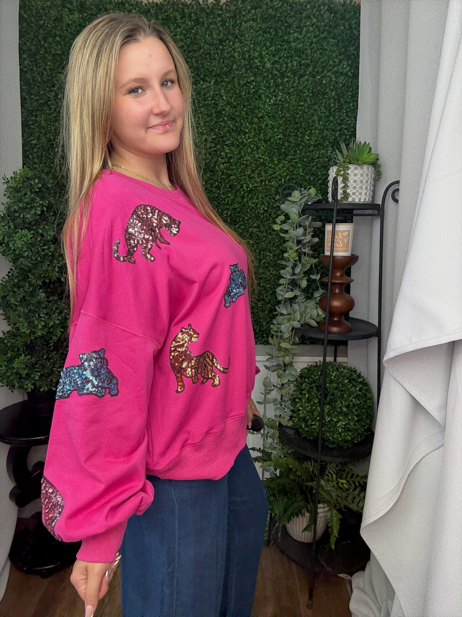 SEQUIN TIGER SWEATSHIRT - FUCHSIA