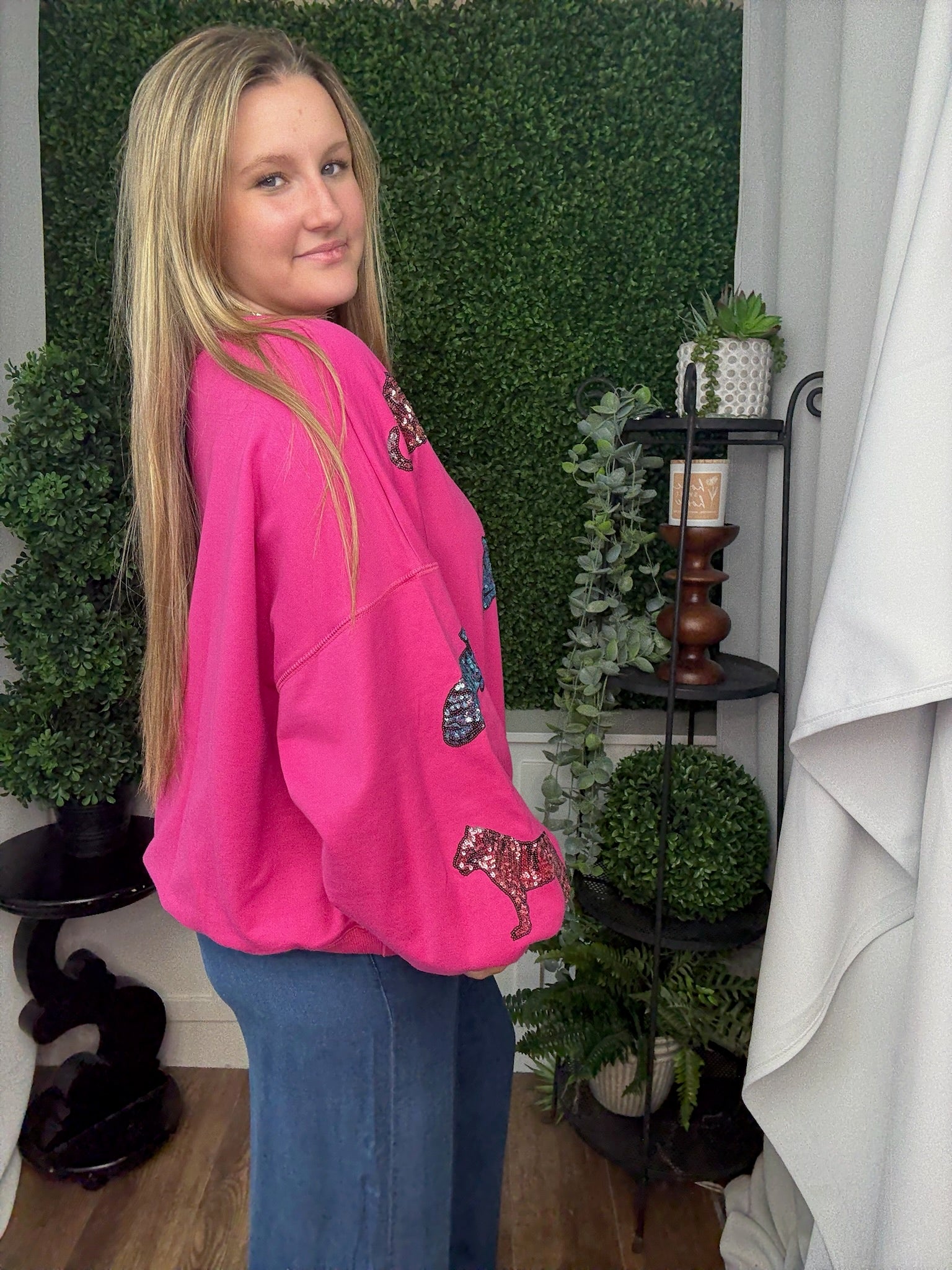 SEQUIN TIGER SWEATSHIRT - FUCHSIA