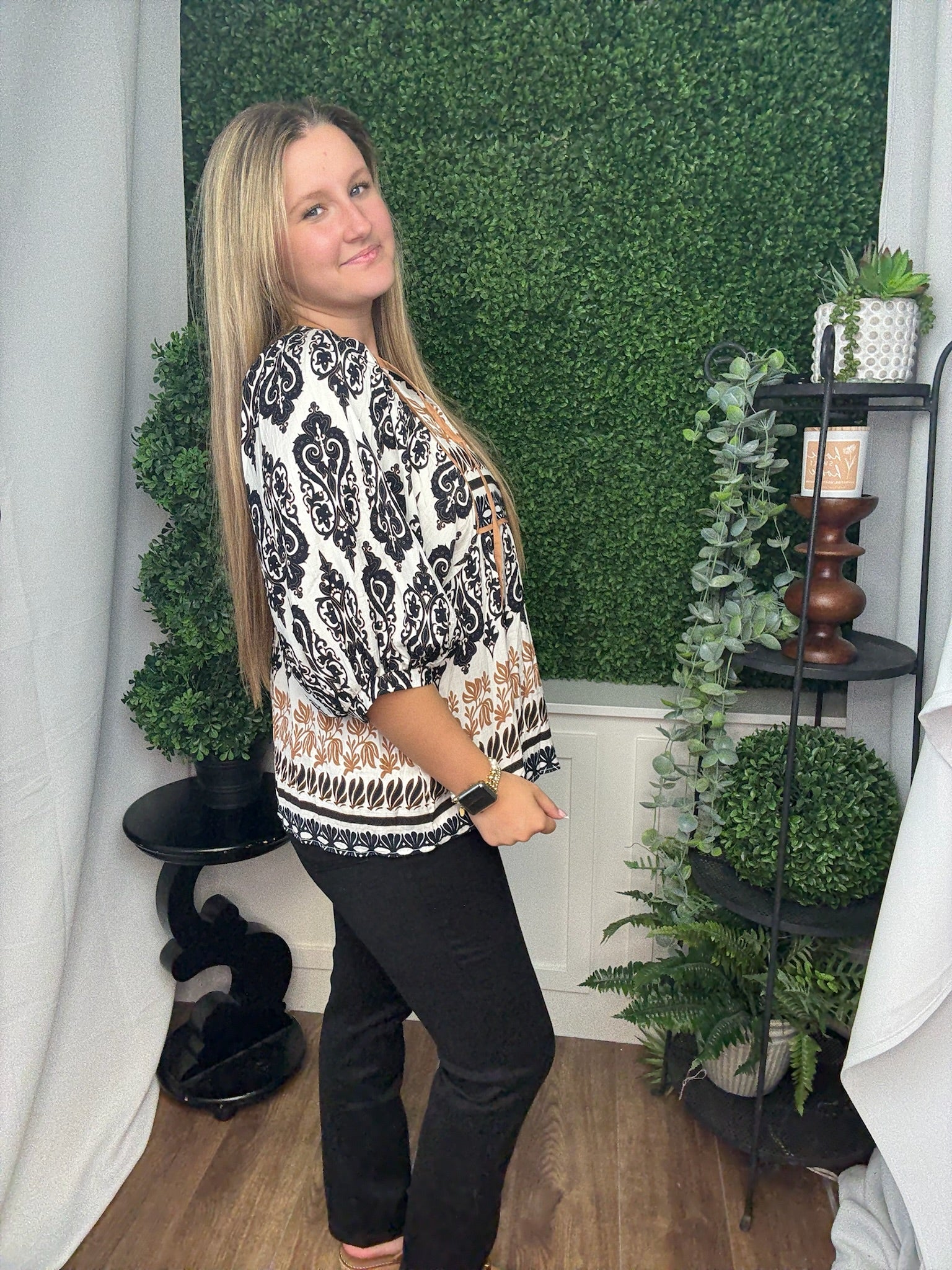 3/4 SLEEVE TOP W/SELF TIE DETAIL - BLACK