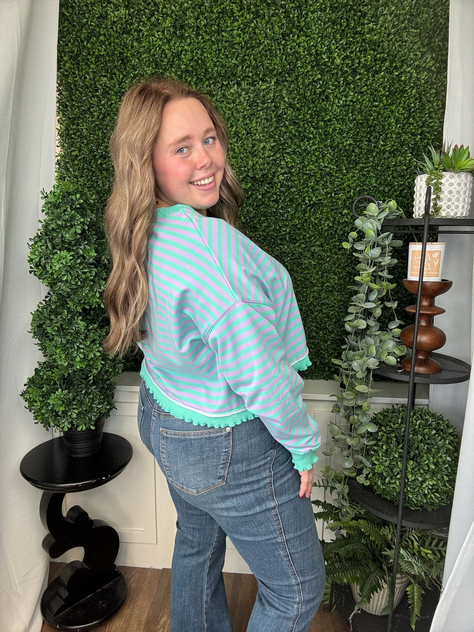 STRIPED LETTUCE MARROW DETAIL CROP SWEATSHIRT - JADE/PURPLE