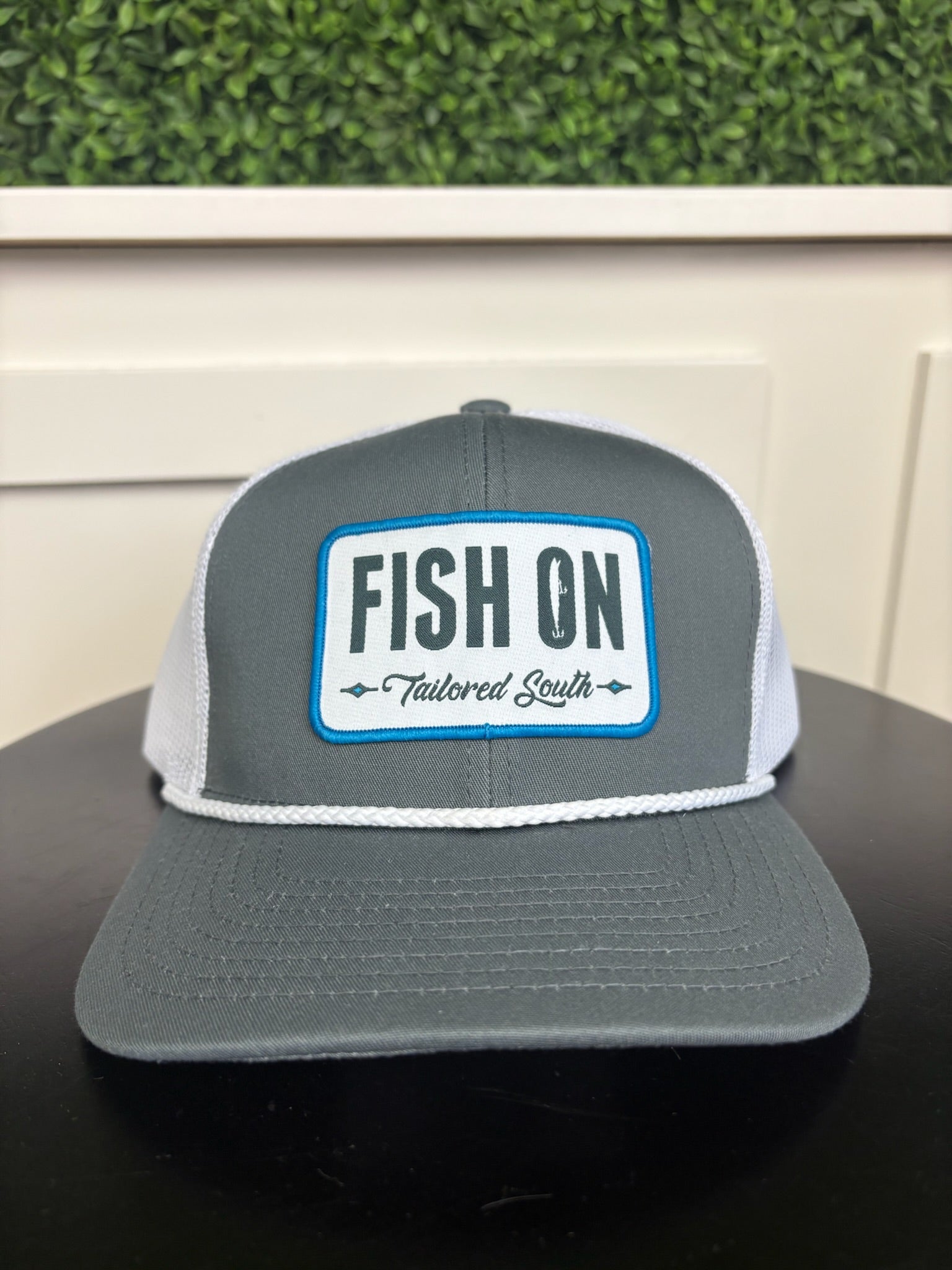 FISH ON HAT - CHARCOAL/WHITE