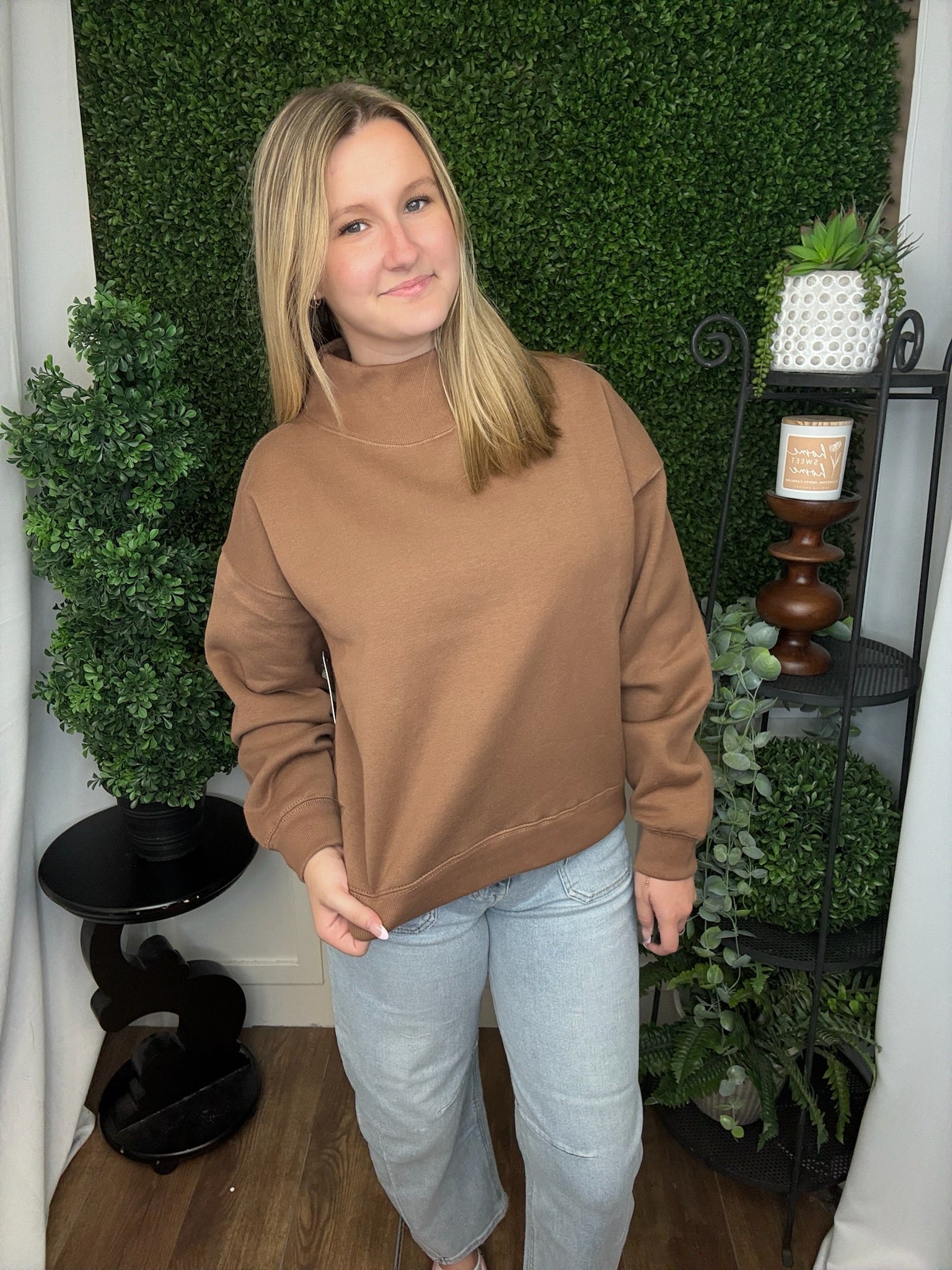 LONG SLEEVE MOCK-CREW OVERSIZED FLEECE
