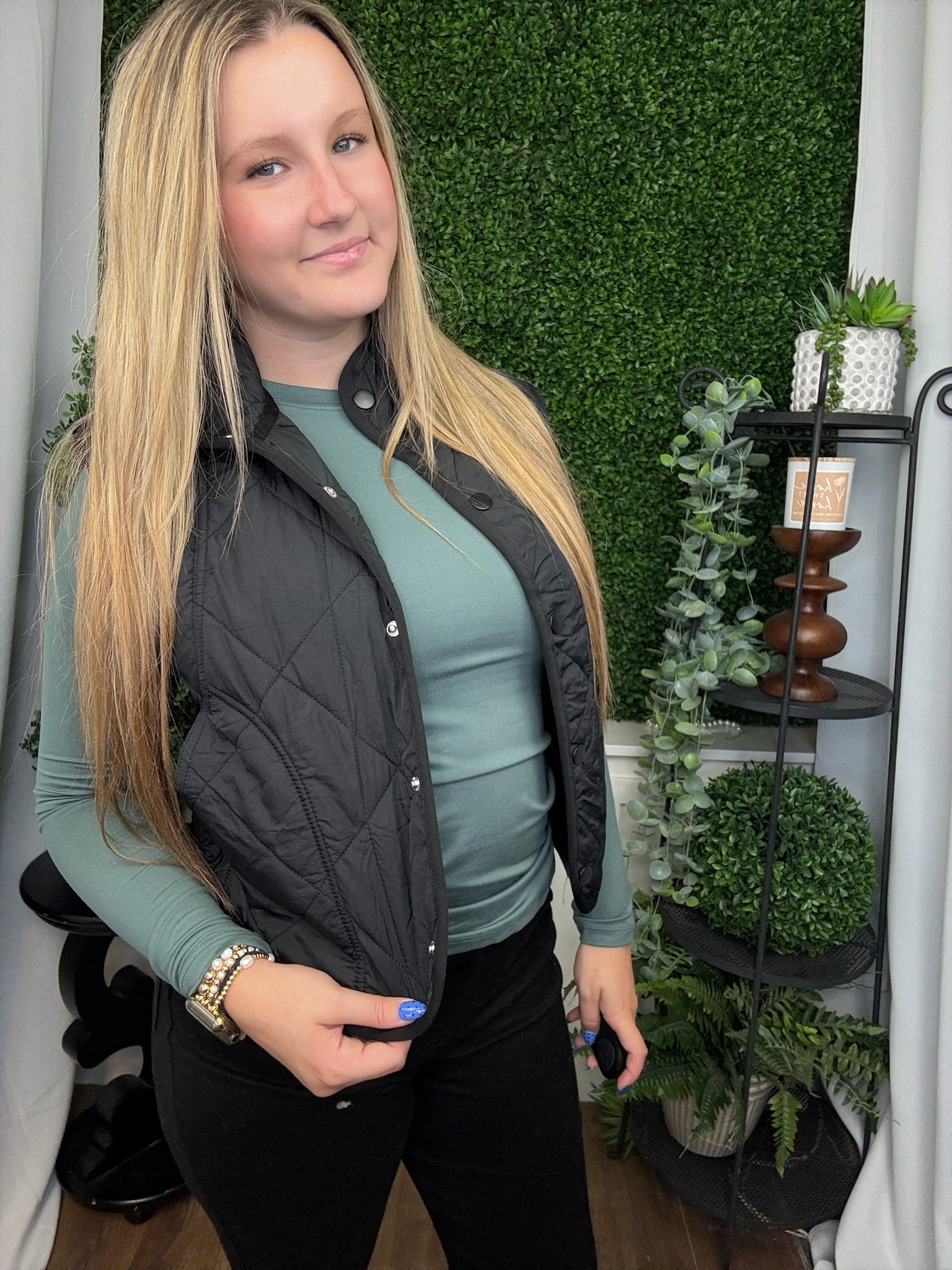 SNAP BUTTON QUILTED PUFFER VEST