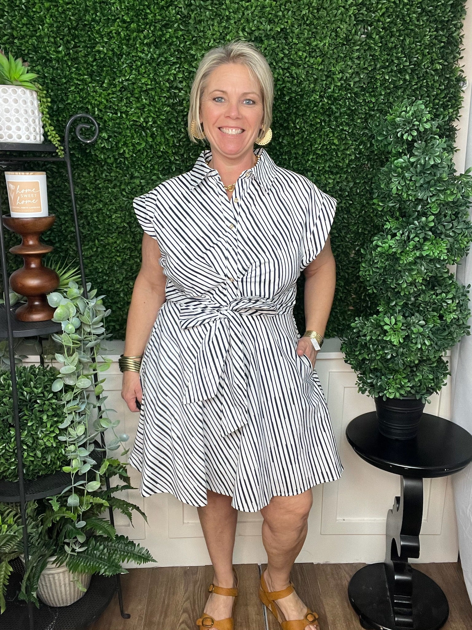 SHORT SLEEVE WAIST TIE DRESS