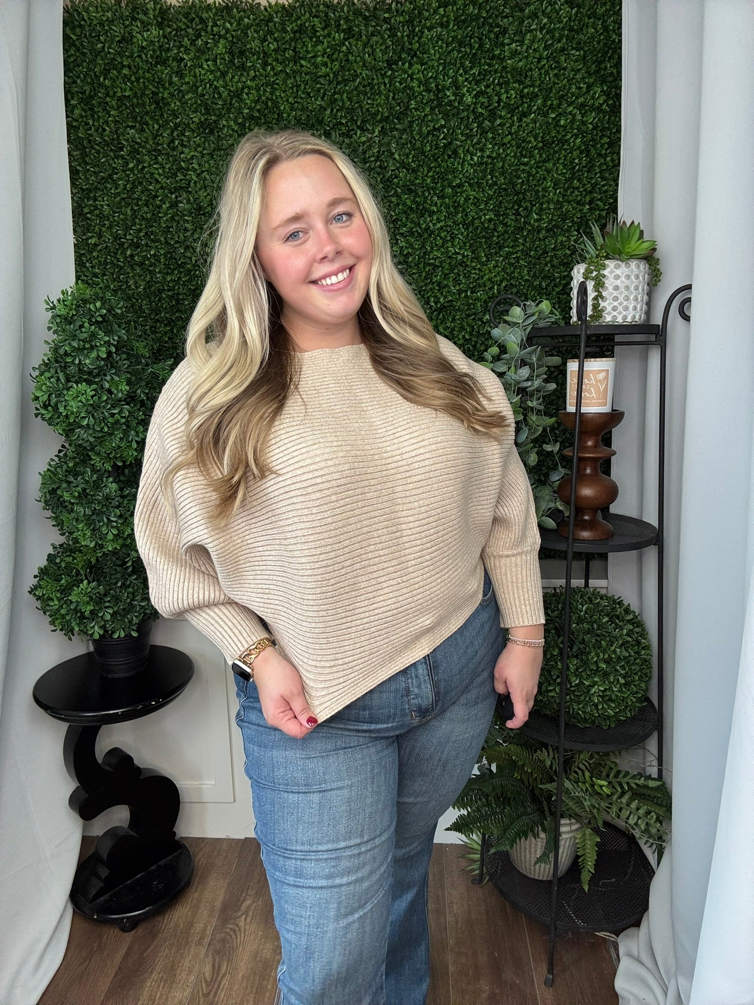 ROUND NECK SWEATER TOP - GOLD