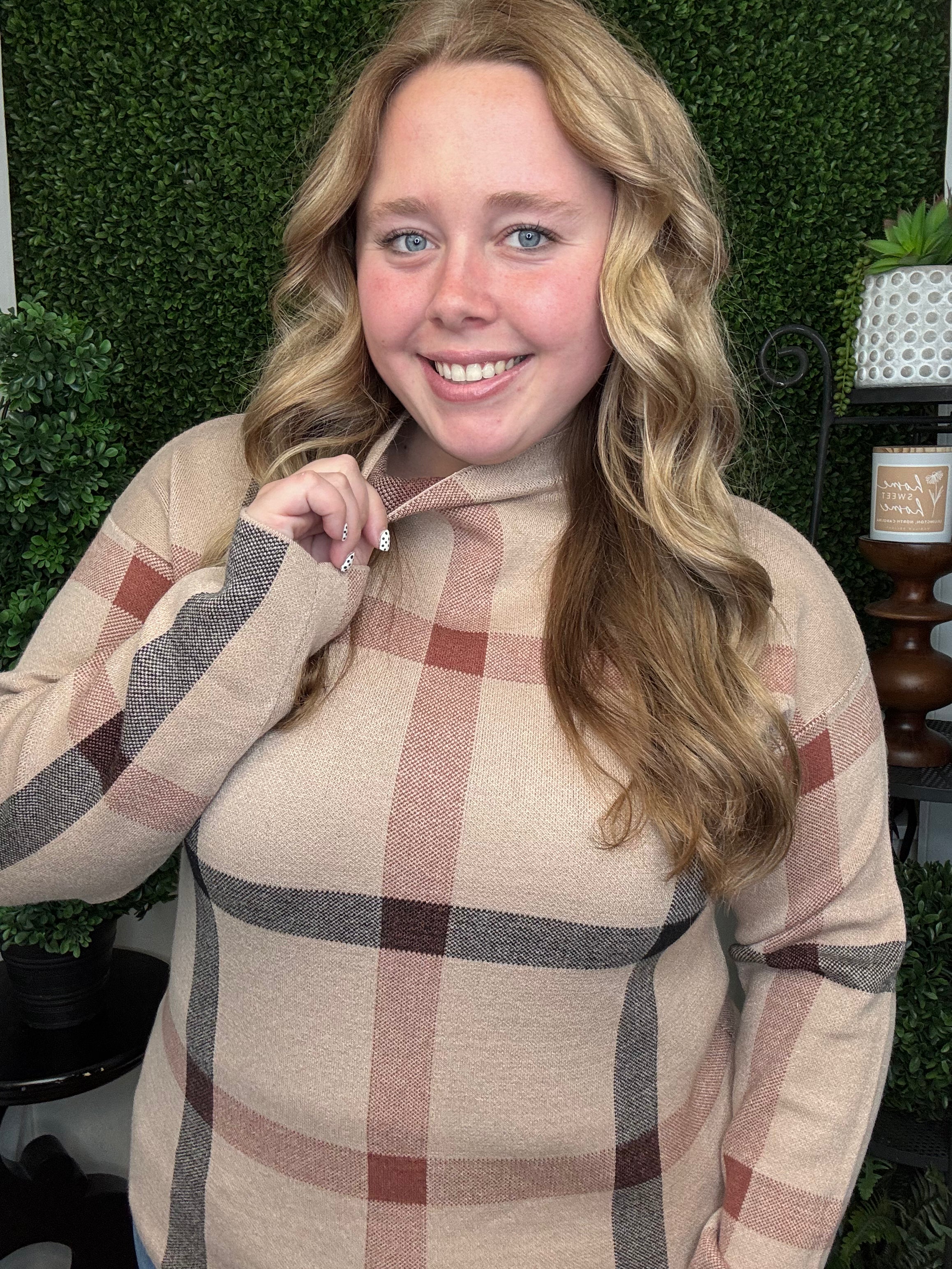 CHECKER JACQUARDED MOCK NECK LS SWEATER - TAUPE