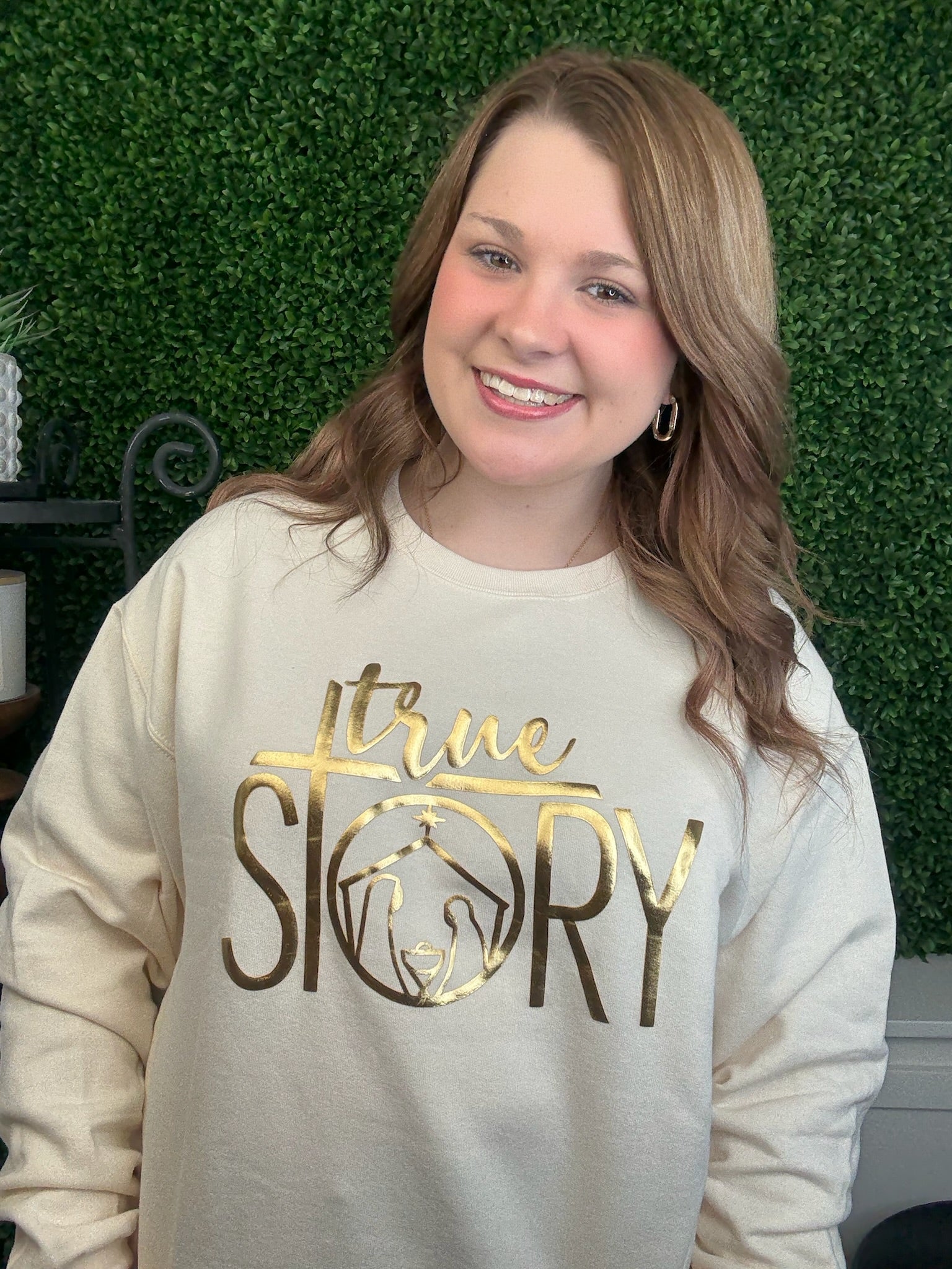 TRUE STORY CREWNECK SWEATSHIRT - SWEET CREAM