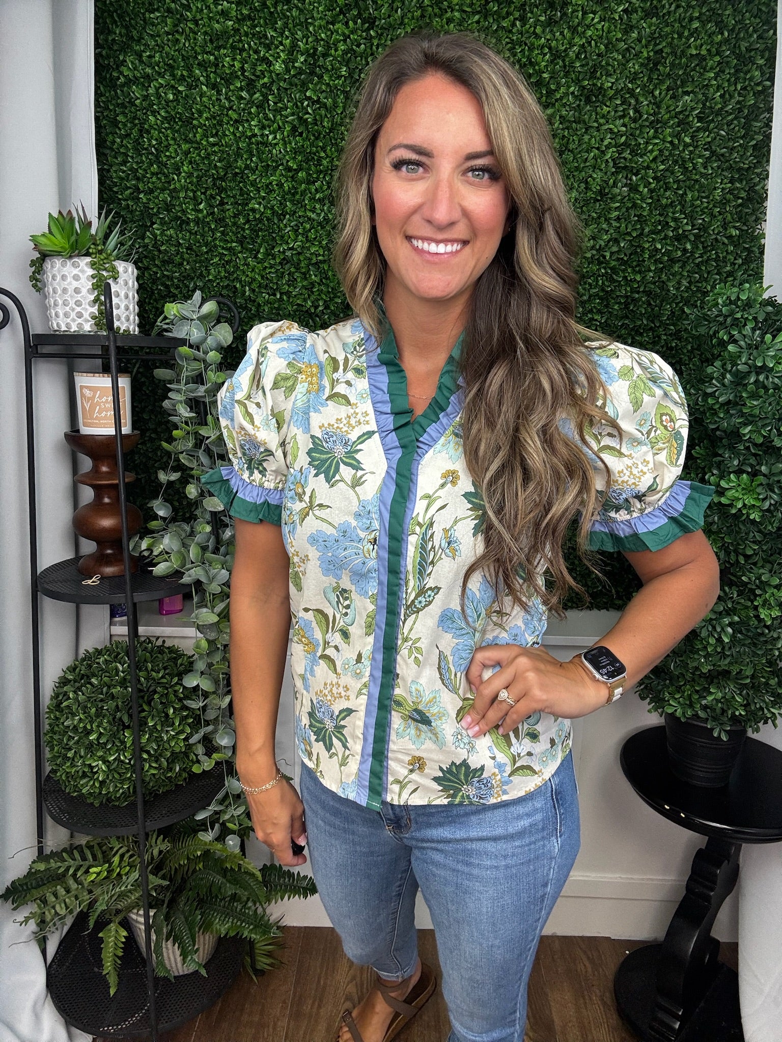 FLORAL PRINT SHOULDER PUFF SLEEVE TOP W/ACCENT RUFFLE BAND