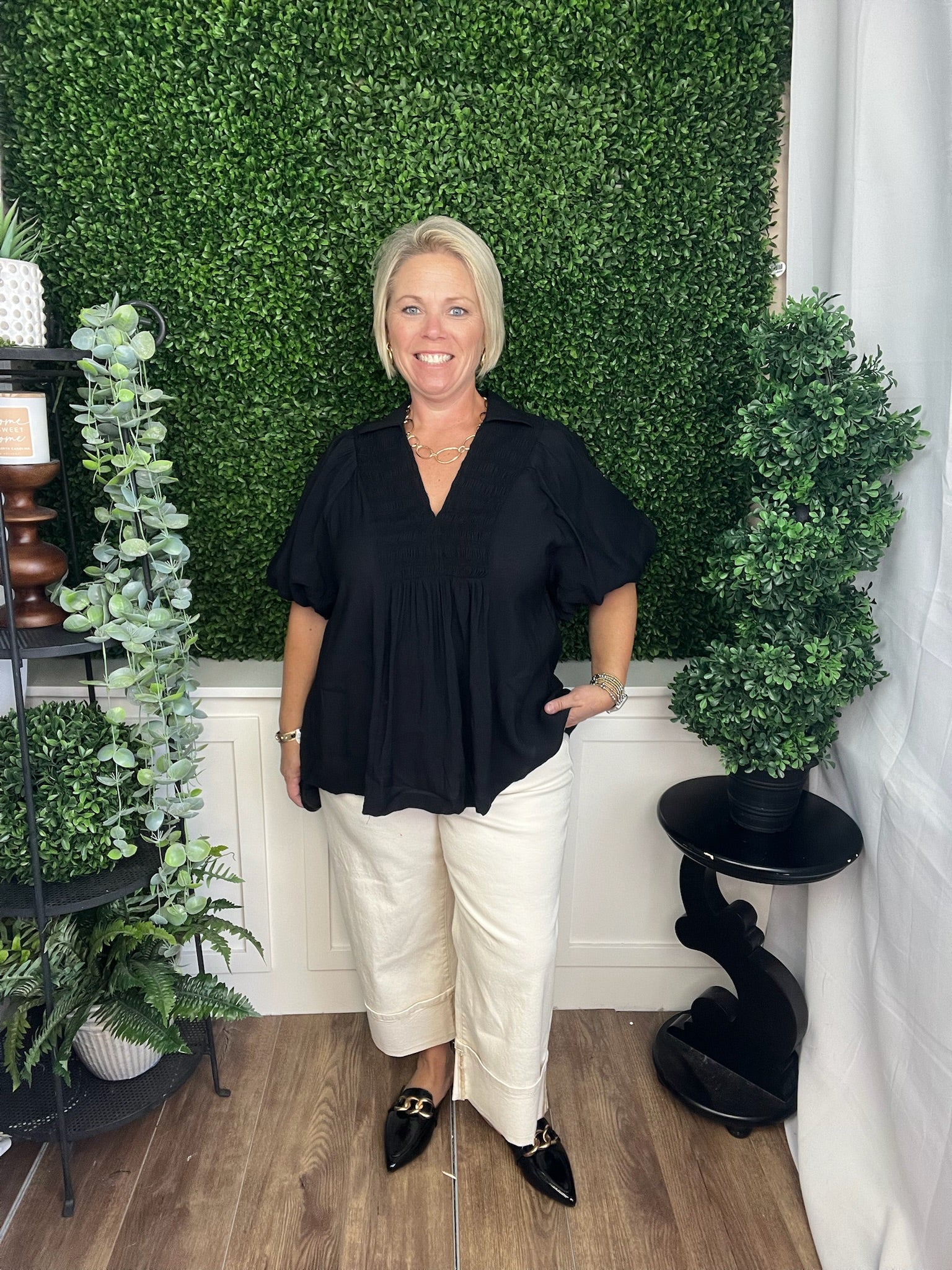 FRONT SMOCKING YOKE TOP - BLACK