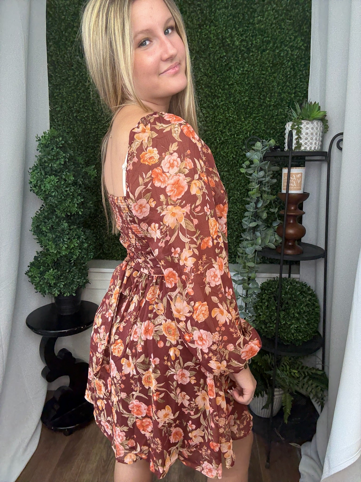 FLORAL PRNT 3/4 SLV MINI DRESS W/ TIE BACK