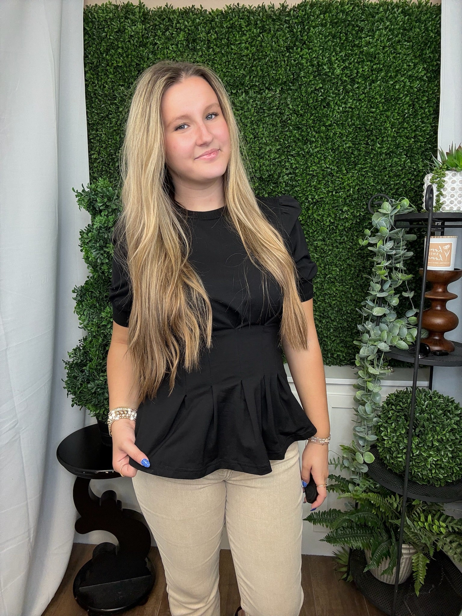 PUFF-SLEEVE PLEATED-WAIST PEPLUM TOP - BLACK