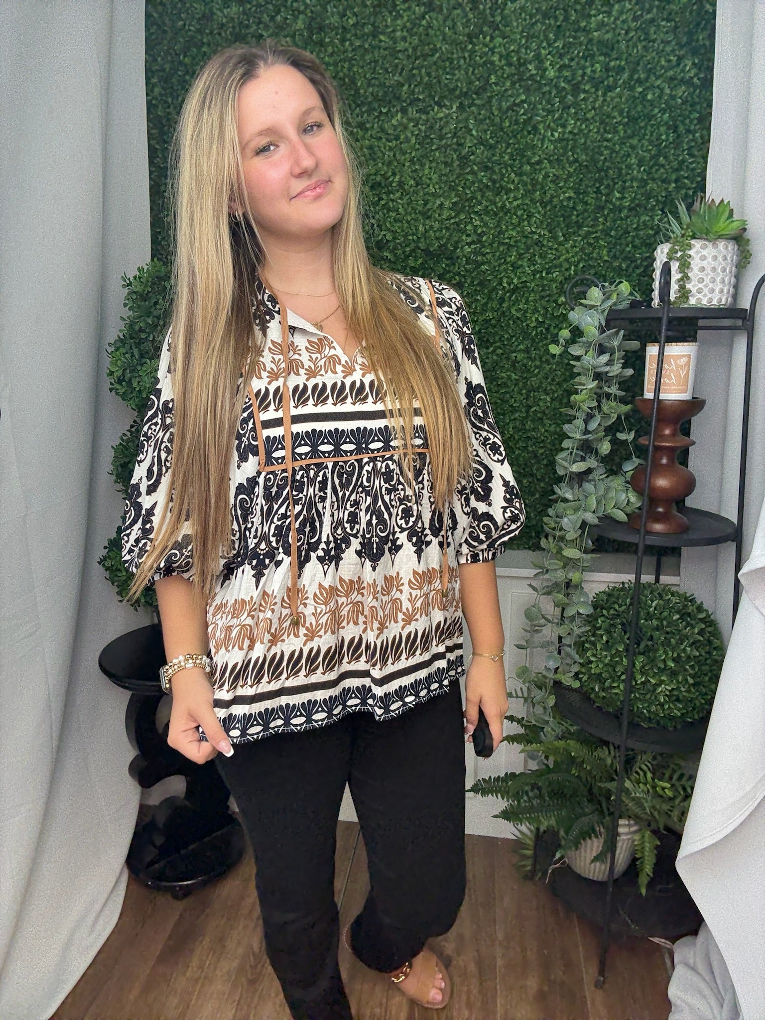 3/4 SLEEVE TOP W/SELF TIE DETAIL - BLACK