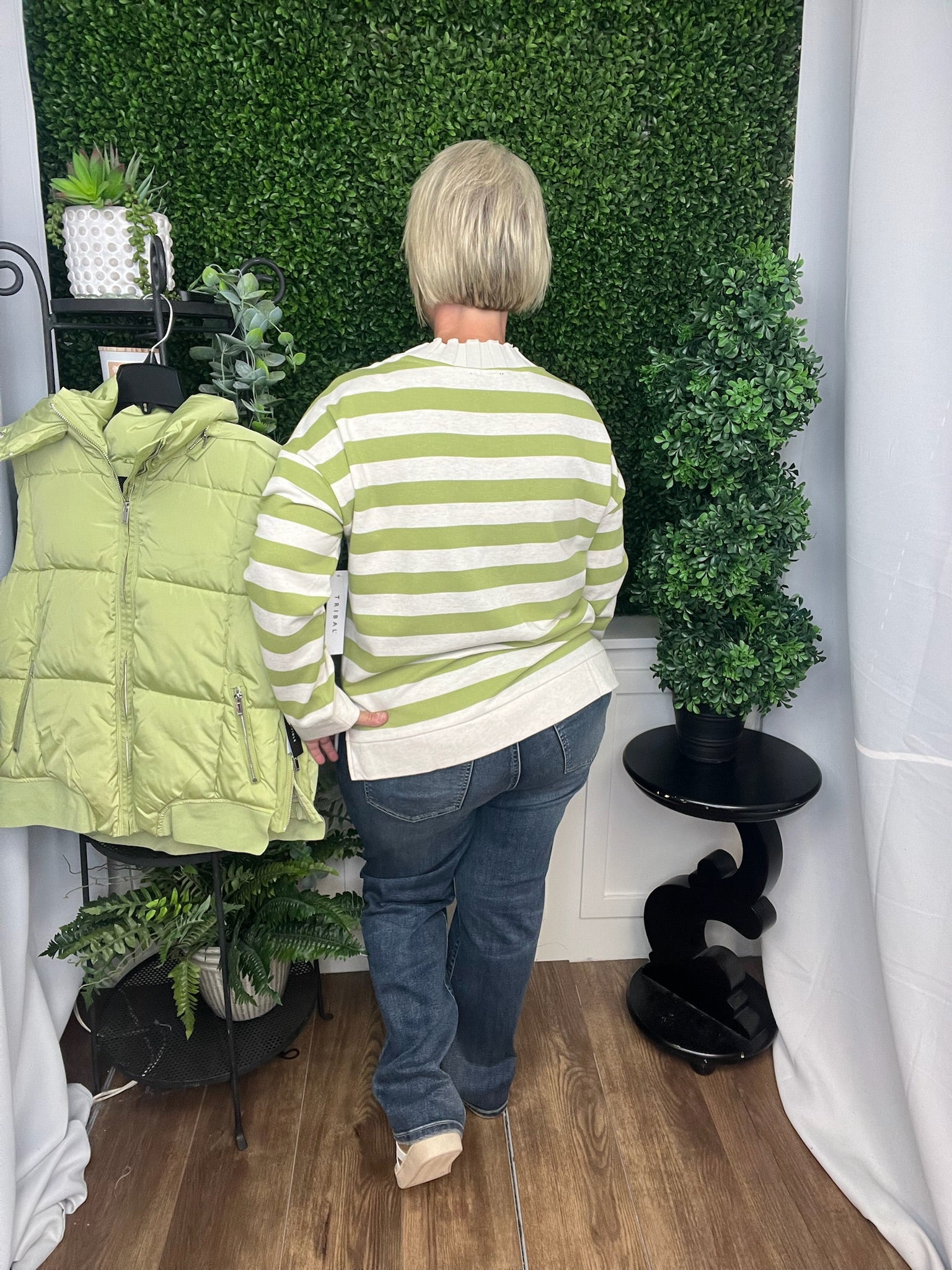 LS CREW NECK TOP W/RIB DETAIL - WASABI