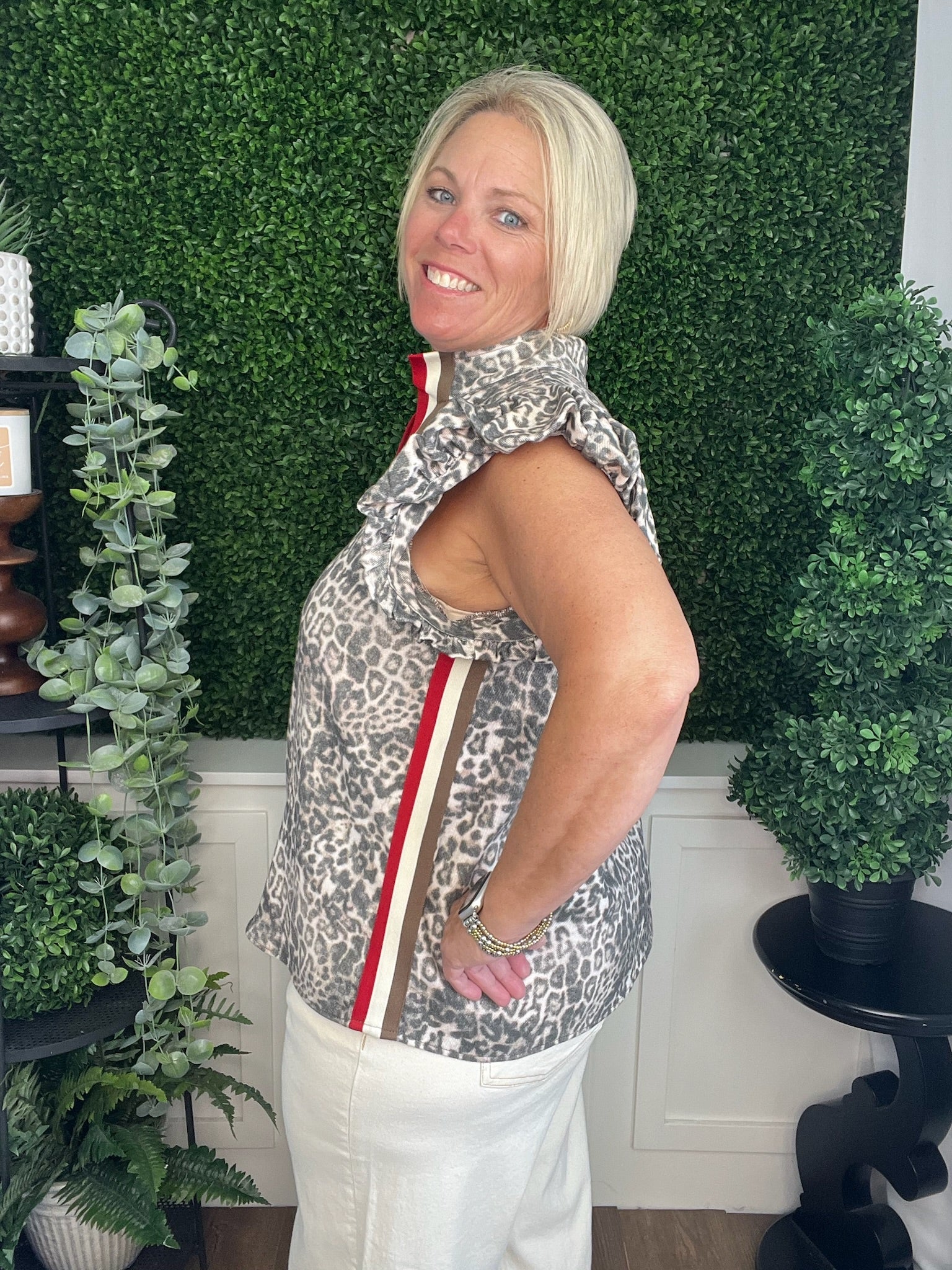 LEOPARD PRINT PUFF FLUTTER SLEEVE TOP