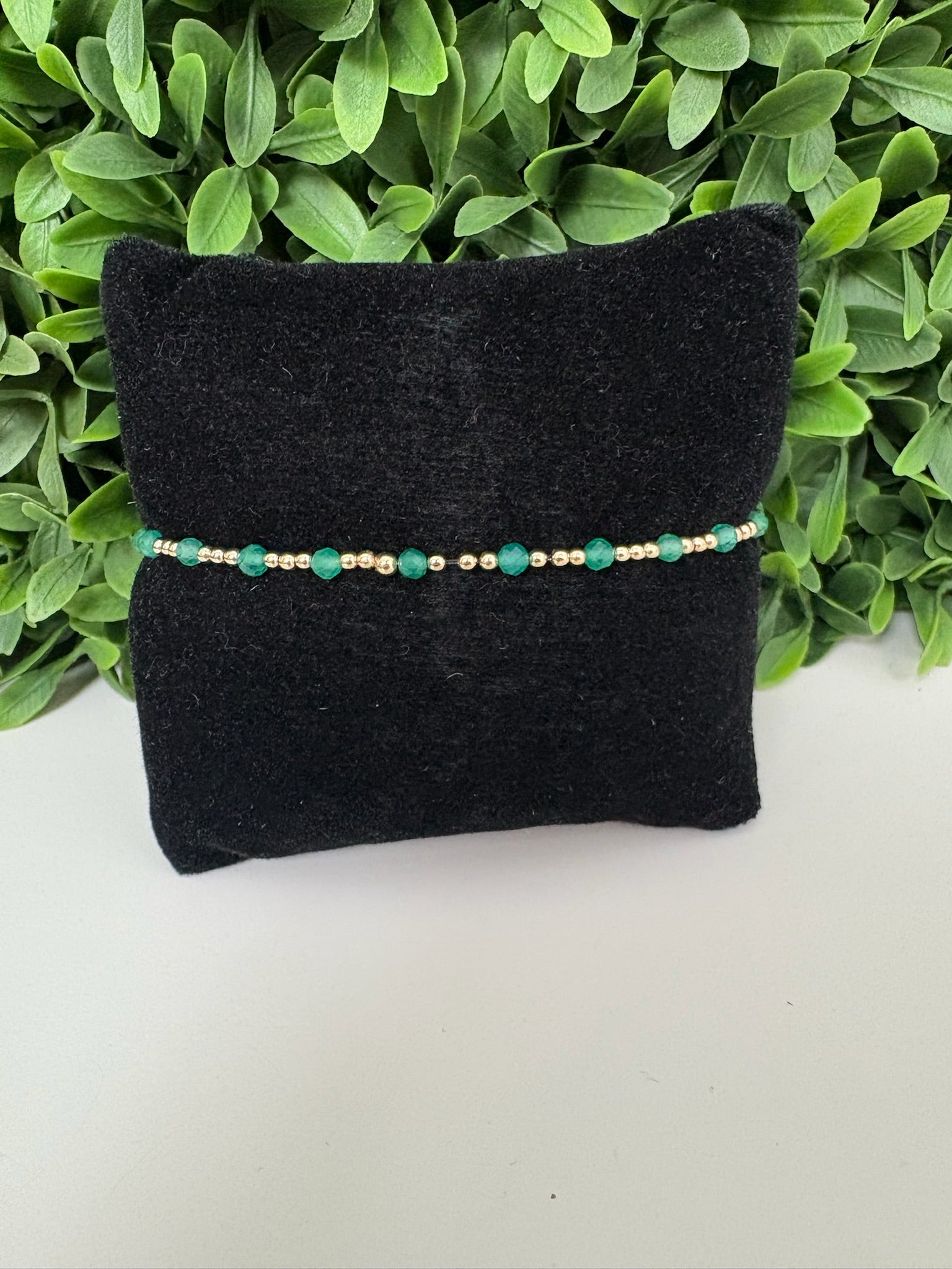 EXT GEMSTONE GOLD SINCERITY PATTERN 3MM BEAD BRAC - GREEN ONYX