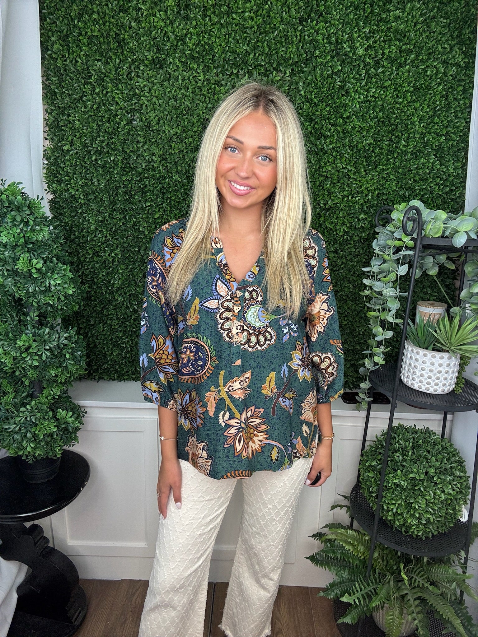 PRINTED WOVEN V-NECK POPOVER 3/4 SLEEVE BLOUSE - FLRMLT
