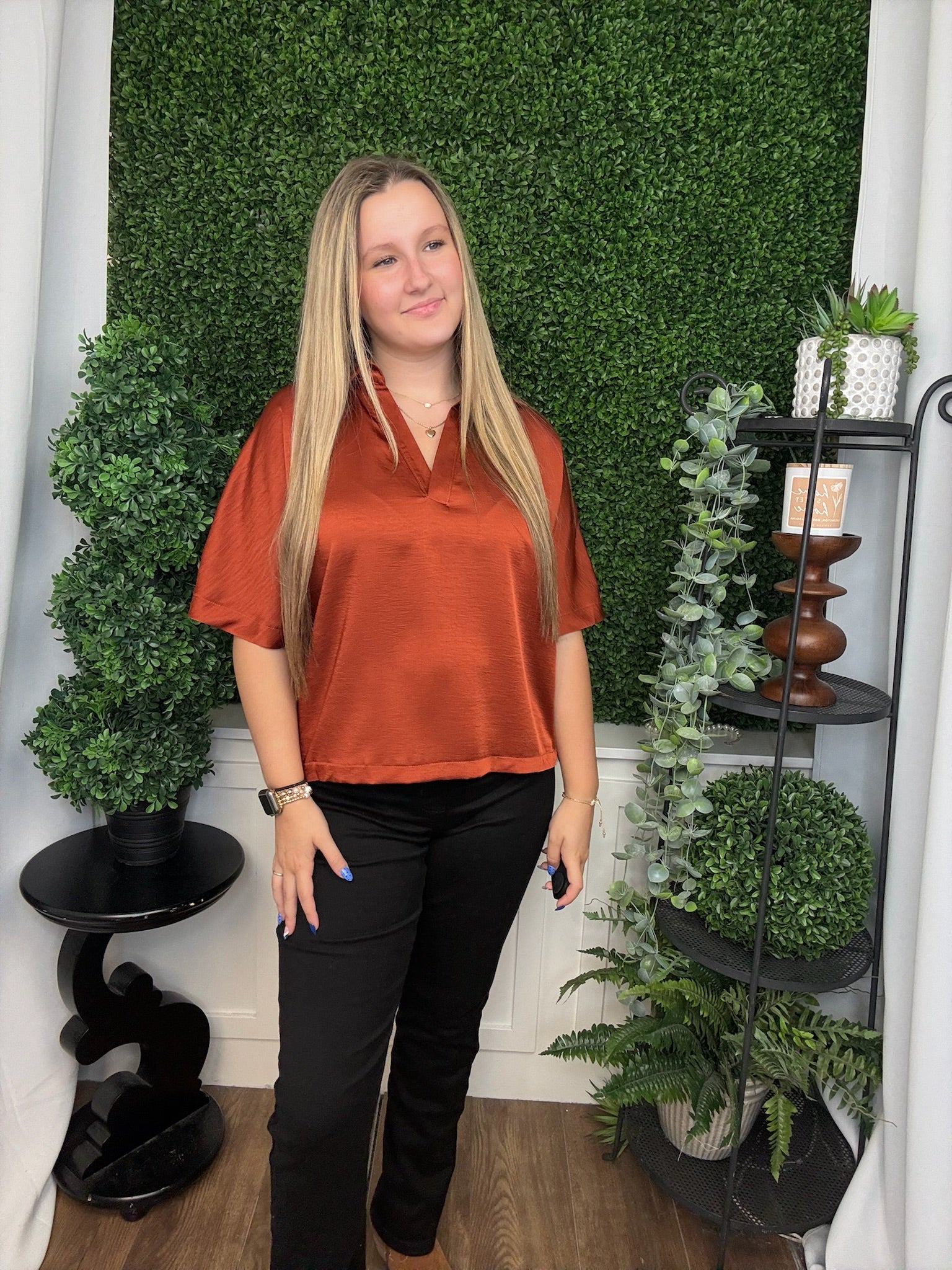 COLLAR V-NECK OVERSIZED TOP