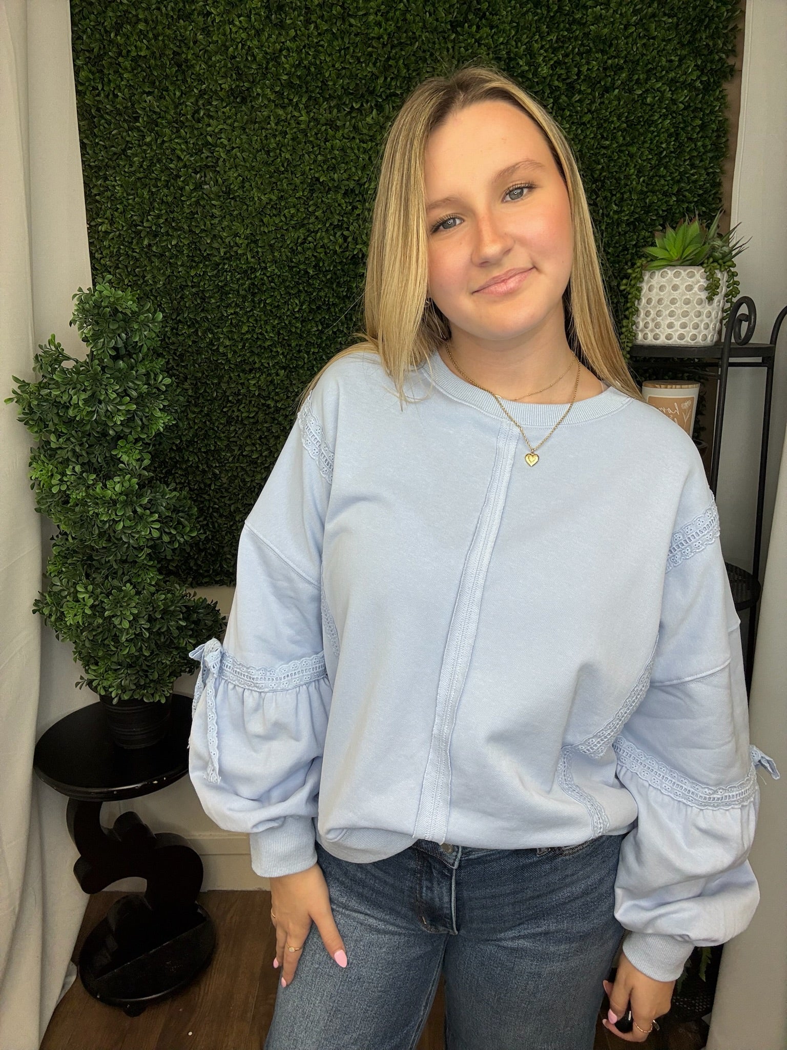 SCALLOP TRIM W/SLEEVE BOW DETAIL SWEATSHIRT - DUSTY BLUE