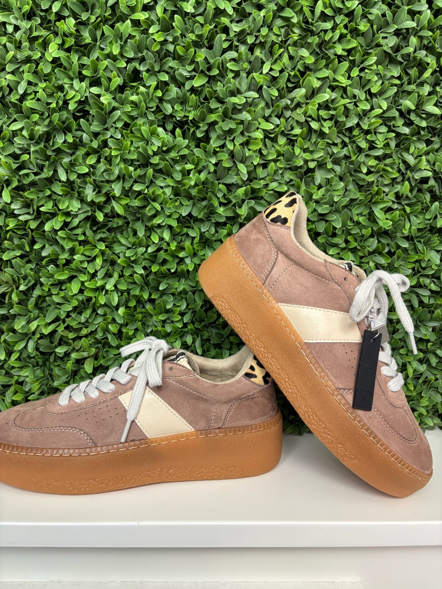 STACEY SNEAKER TAUPE SUEDE