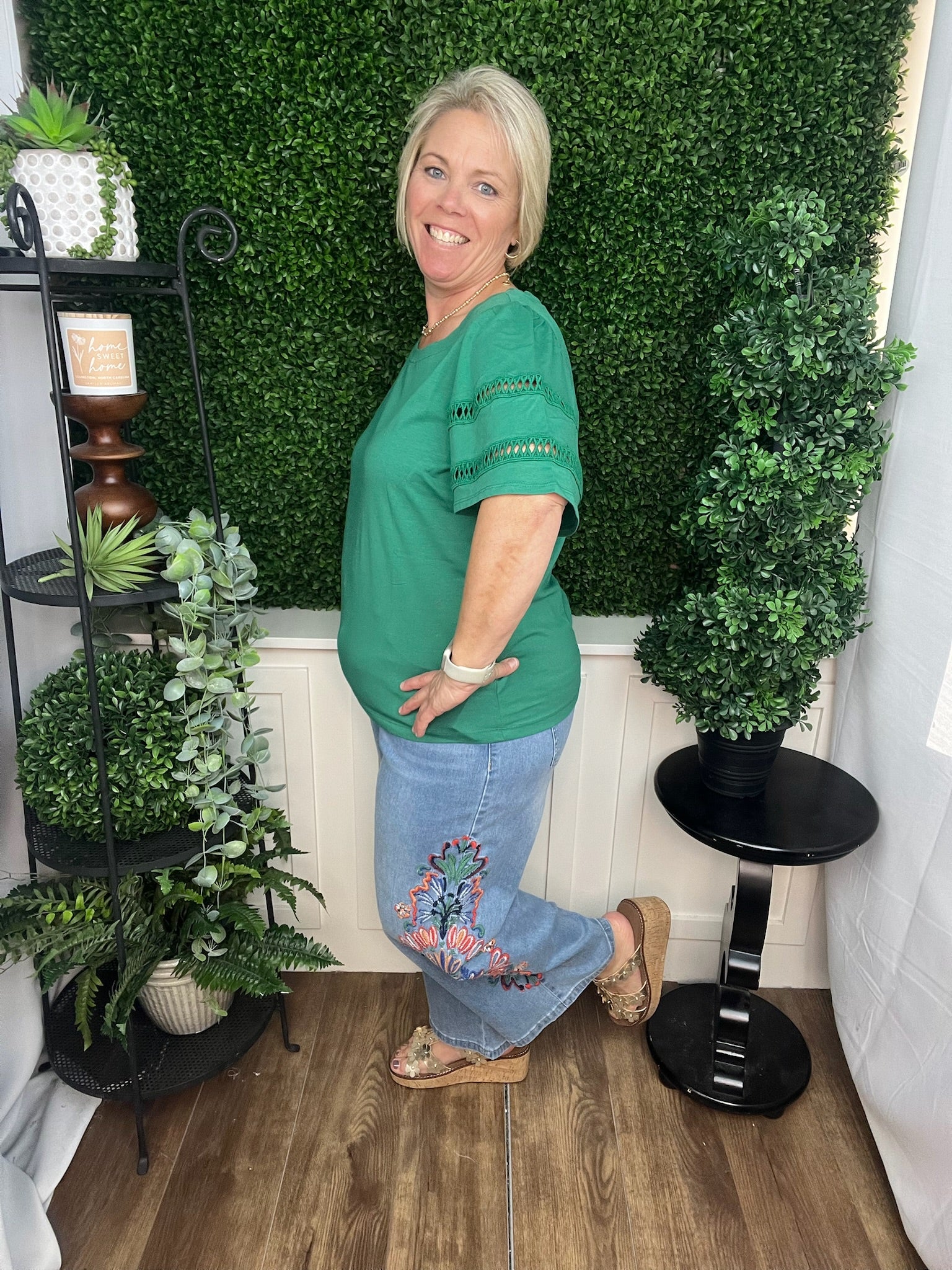 AUDREY WIDE CROP JEANS W/FANCY EMBROIDERY - DESERT BLUE