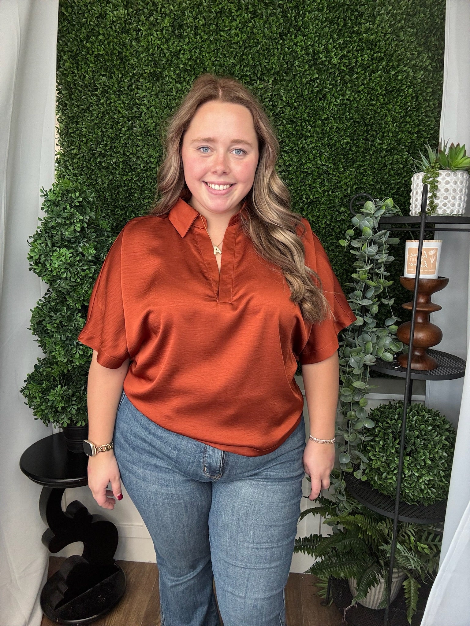 COLLAR V-NECK OVERSIZED TOP