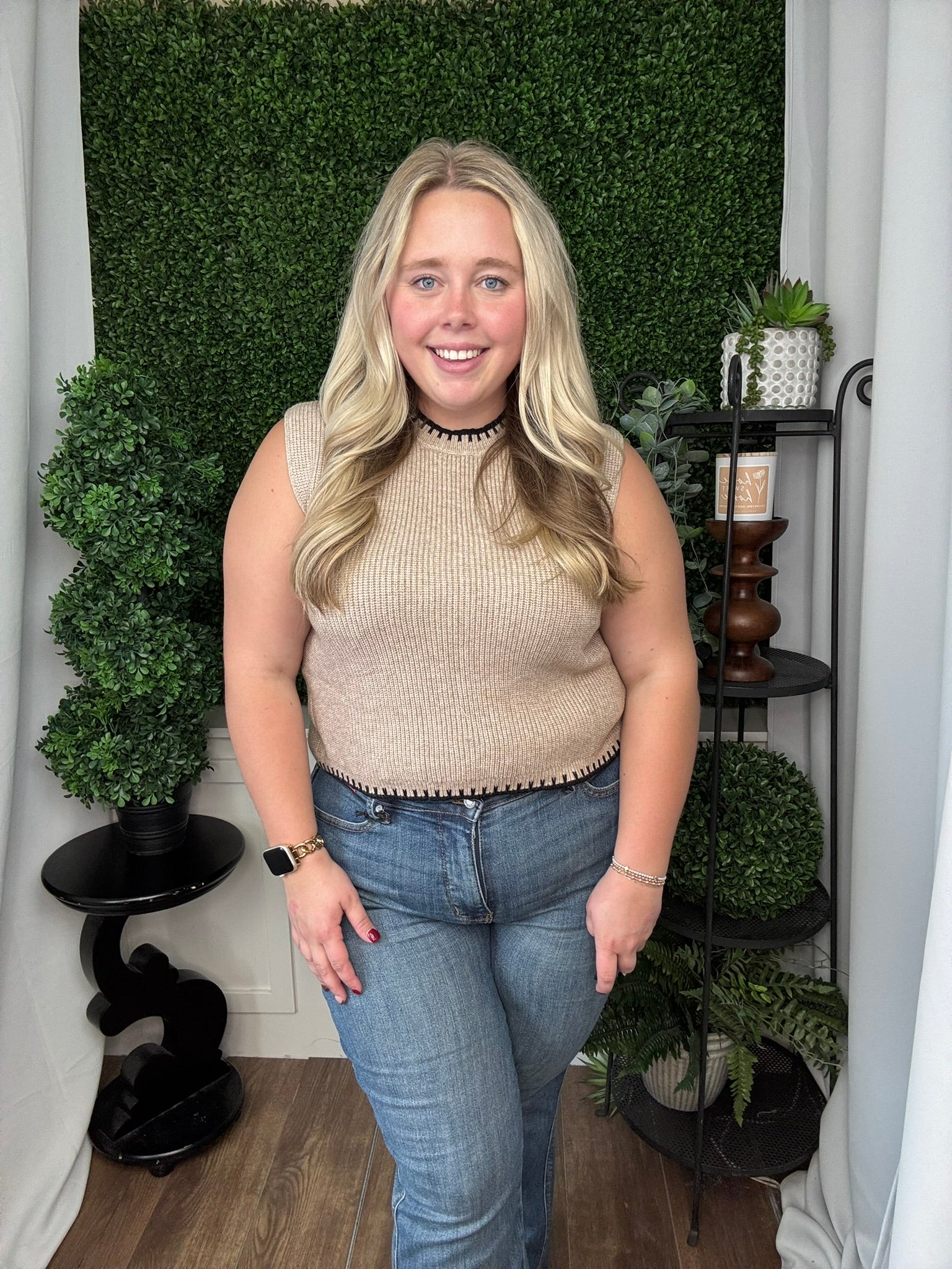 SOFT RIBBED SWEATER VEST - TAUPE/BLACK