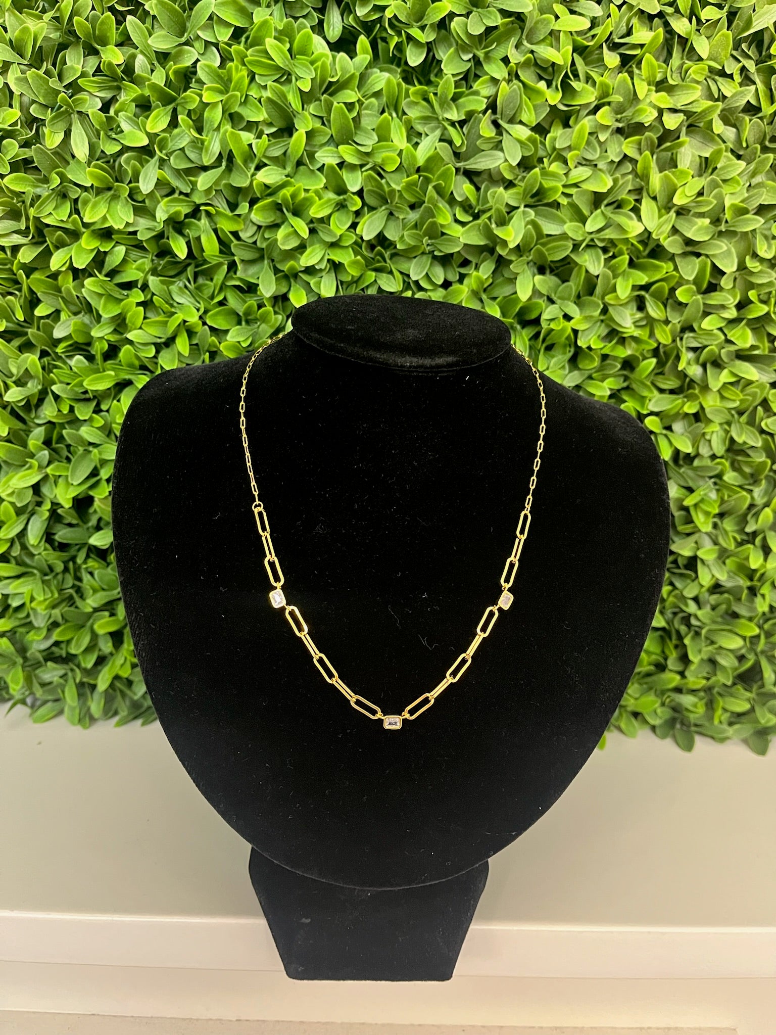 18K GOLD PLATED LARGER PAPERCLIP CHAIN NECKLACE W/CLEAR RECTANGLE CRYSTAL ACCENTS