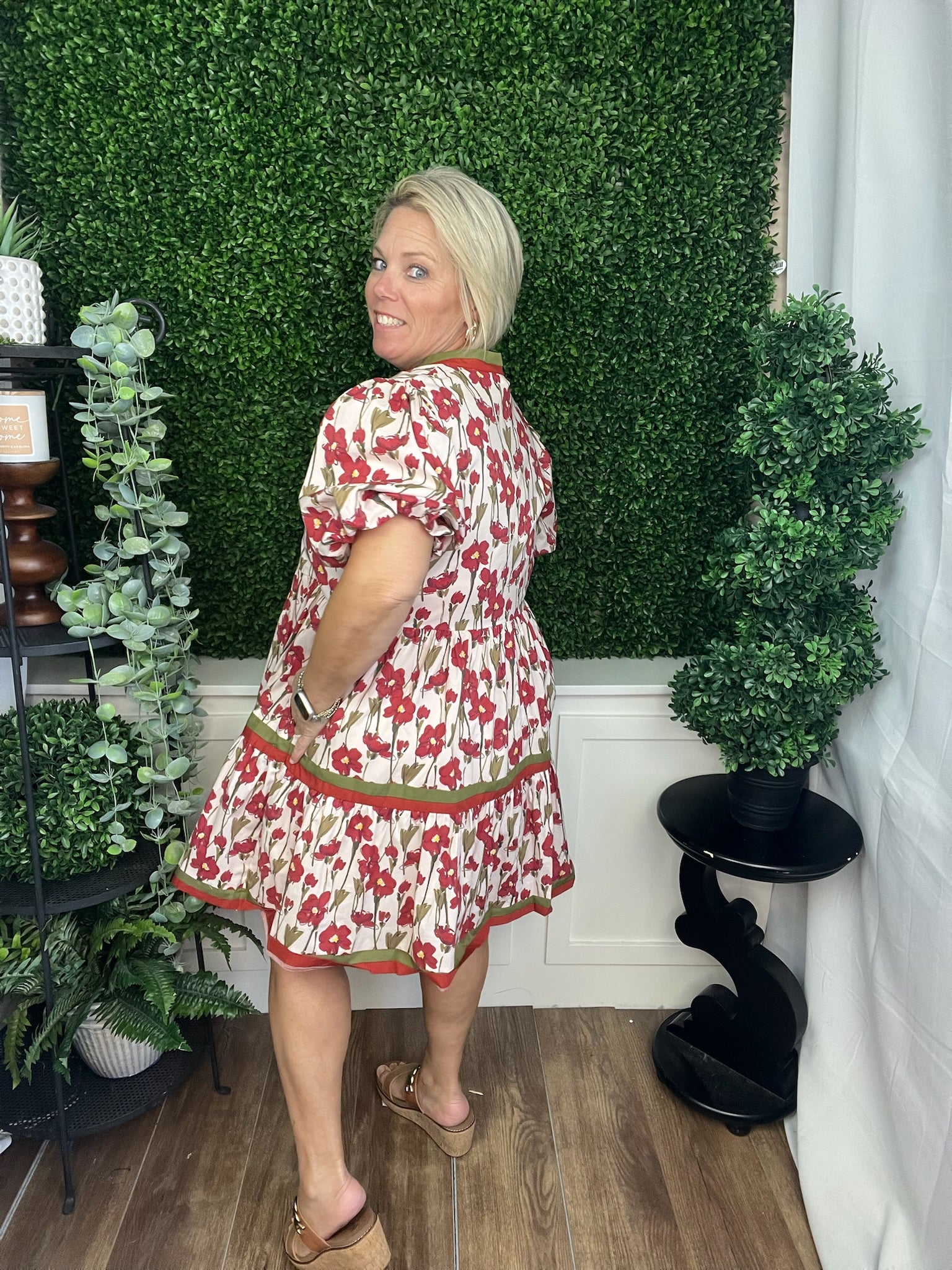 FLORAL PRINT SHORT BUBBLE SLEEVE PULLOVER TIERED MINI DRESS - RUST